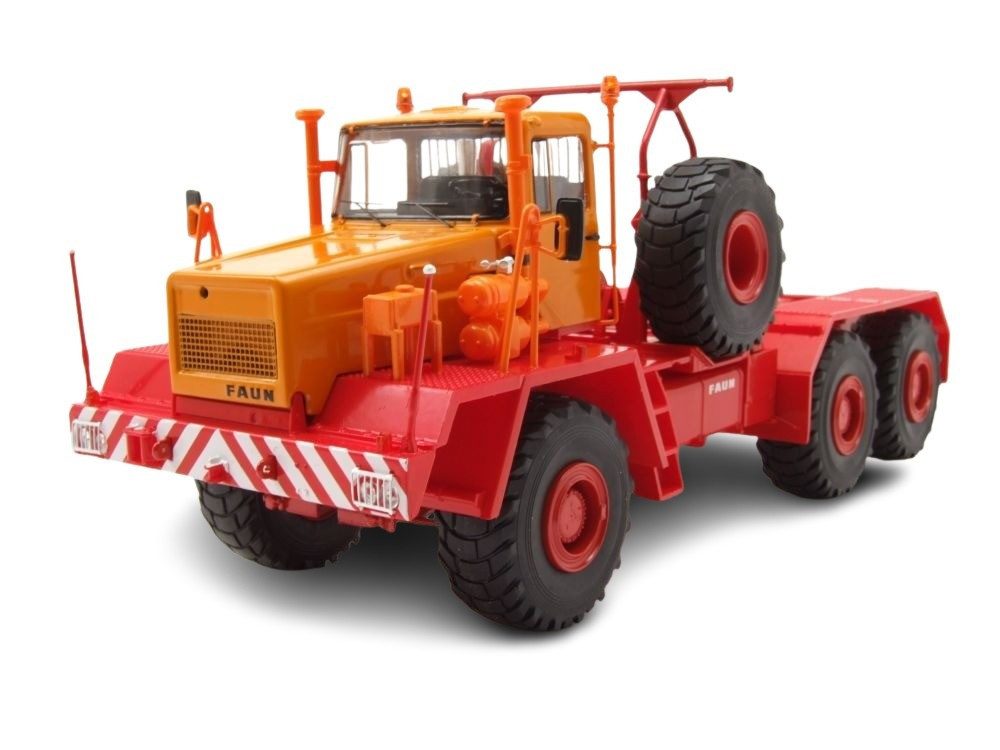 Premium ClassiXXs Modellauto Faun Koloss Zugmaschine orange rot, Maßstab 1:43