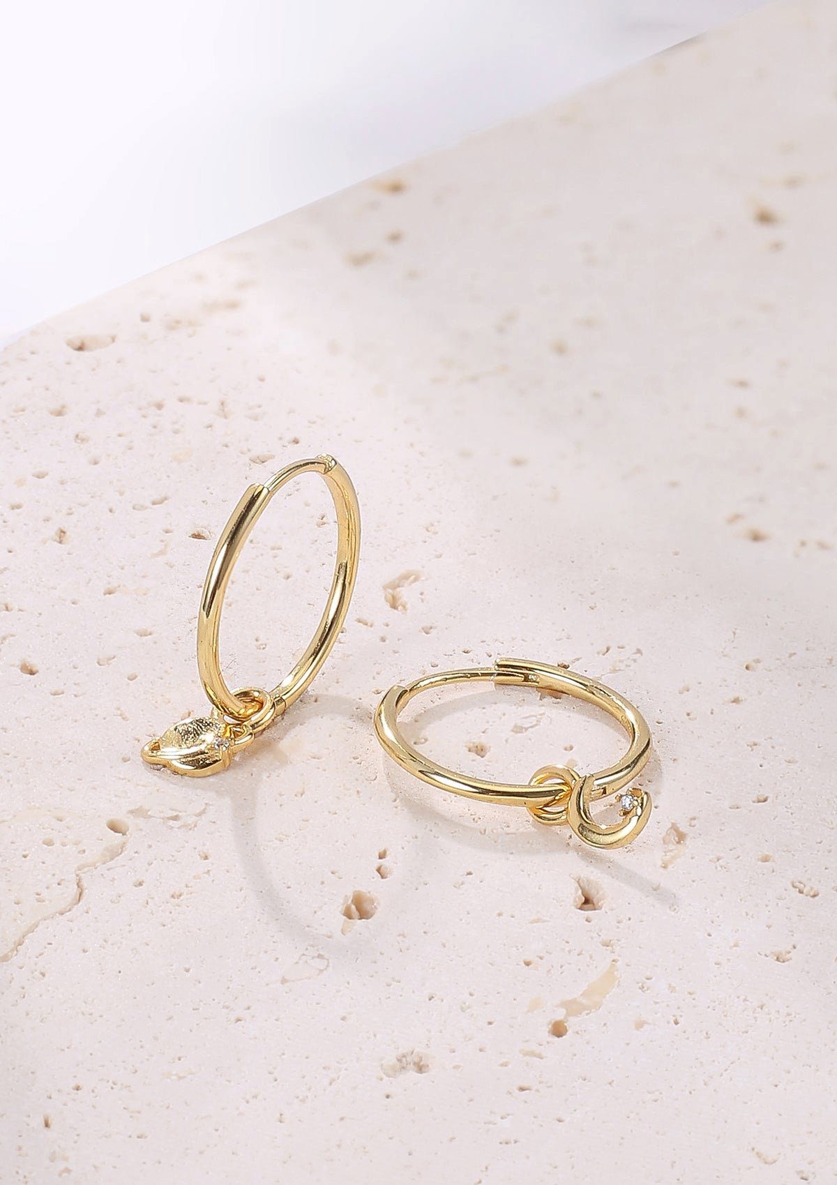 Hey Happiness Paar Creolen Stern Planet Charm, Silber Creolen Kristall Solitär, 925 Silber Damen Ohrringe Mondsichel Zirkon hängend, 18K vergoldet
