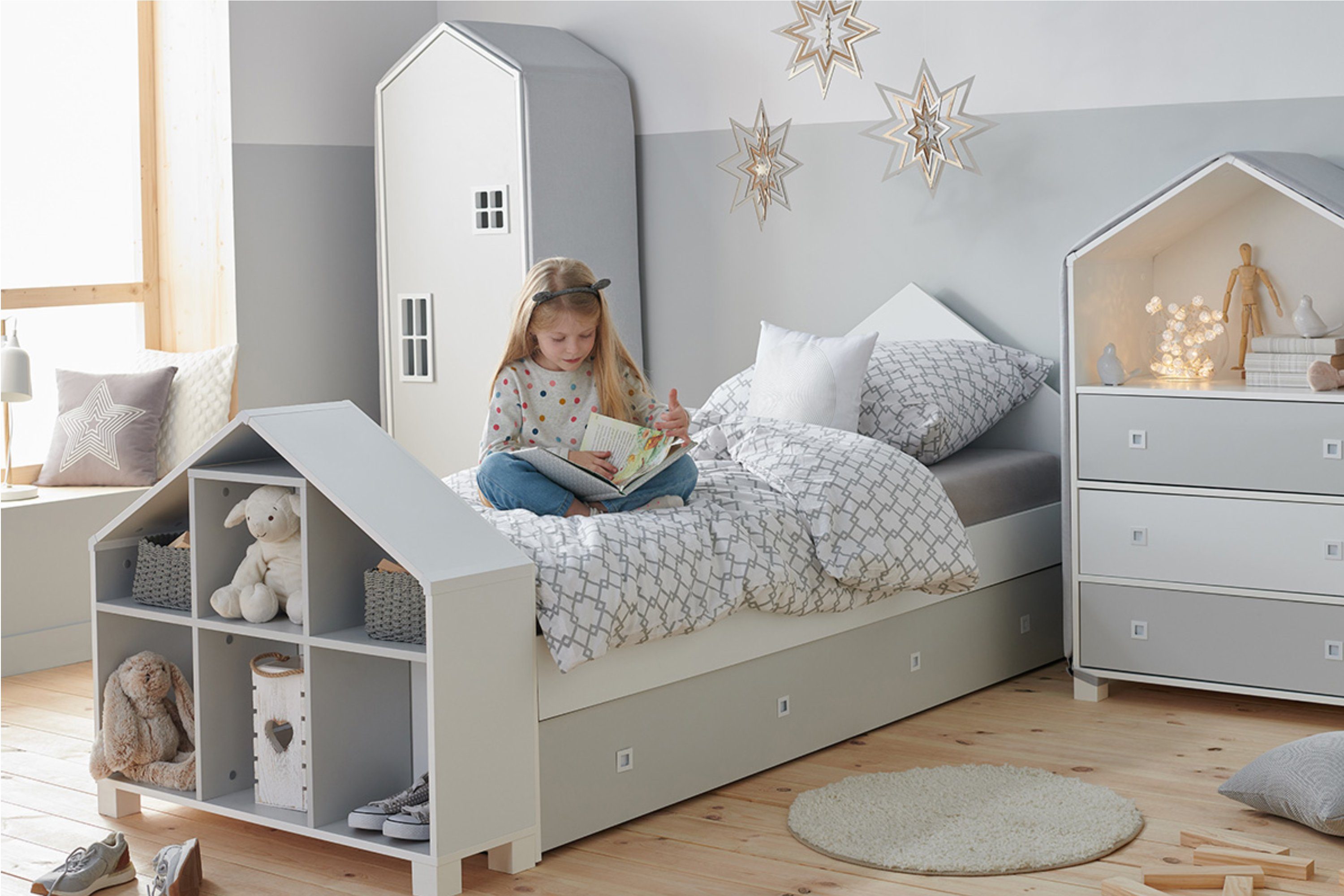 Konsimo Kinderregal Bücherregal mit grau Hausform Spielzeug, weiß Regal, Standregal Ebenen offenes Bücherregal / MIRUM 3