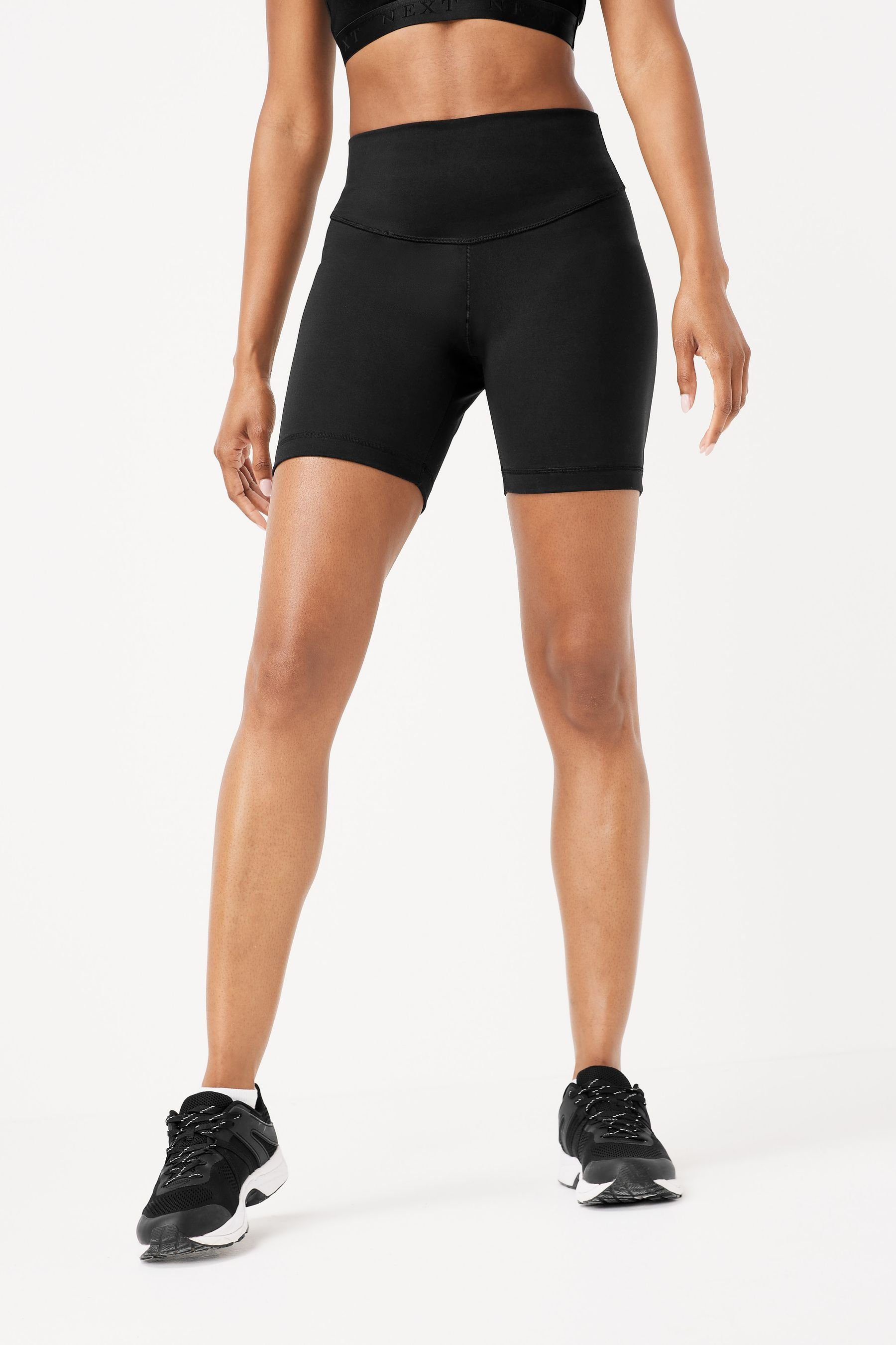 Next Trainingsshorts Next Active Sports Figurformende Shorts (1-tlg)