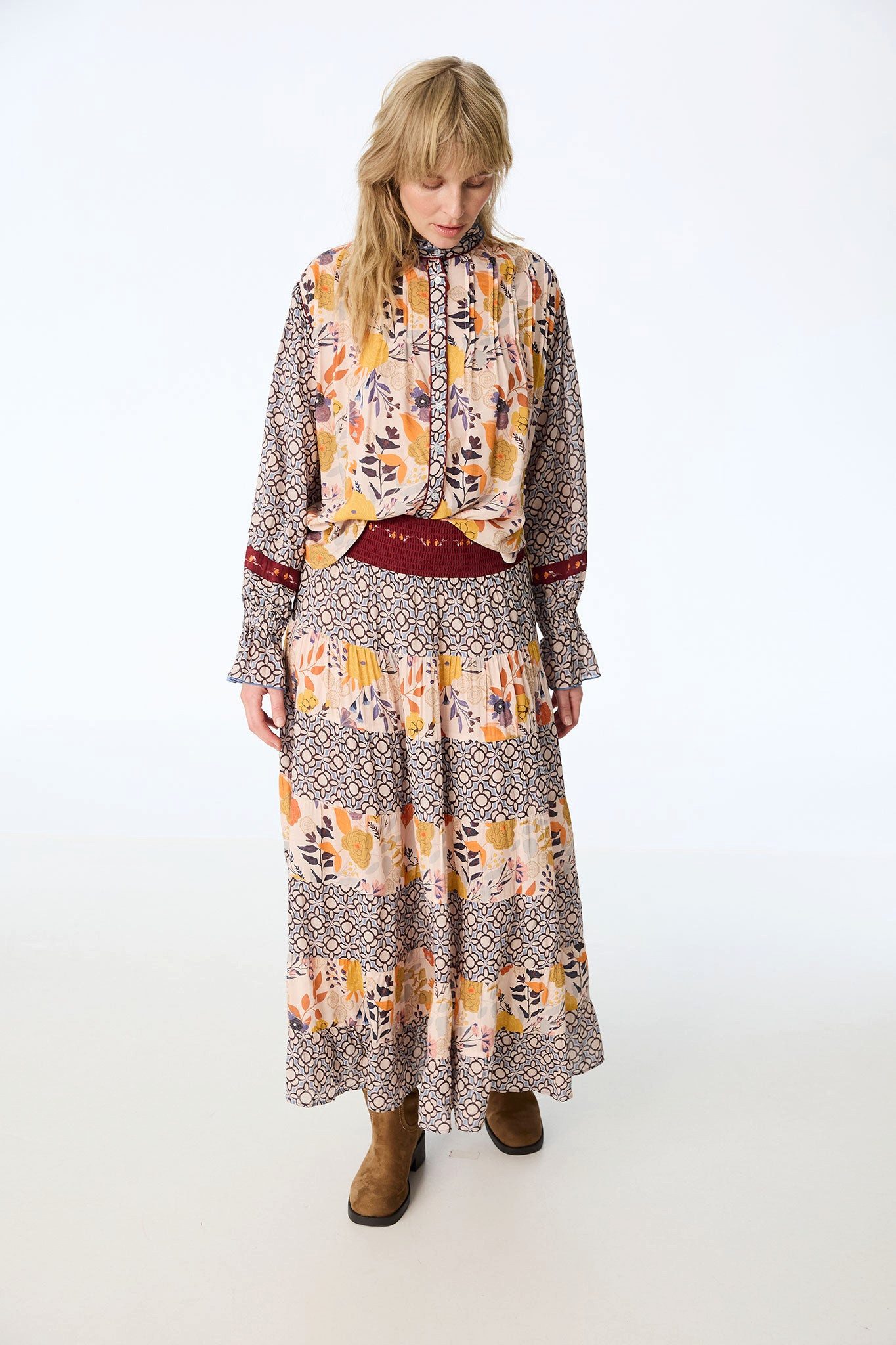 Himalaya Clothing Langarmbluse Bluse Damen aus seidiger Viskose mit floralen & geometrischen Motiven Viskose Bluse mit elegantem Stehkragen