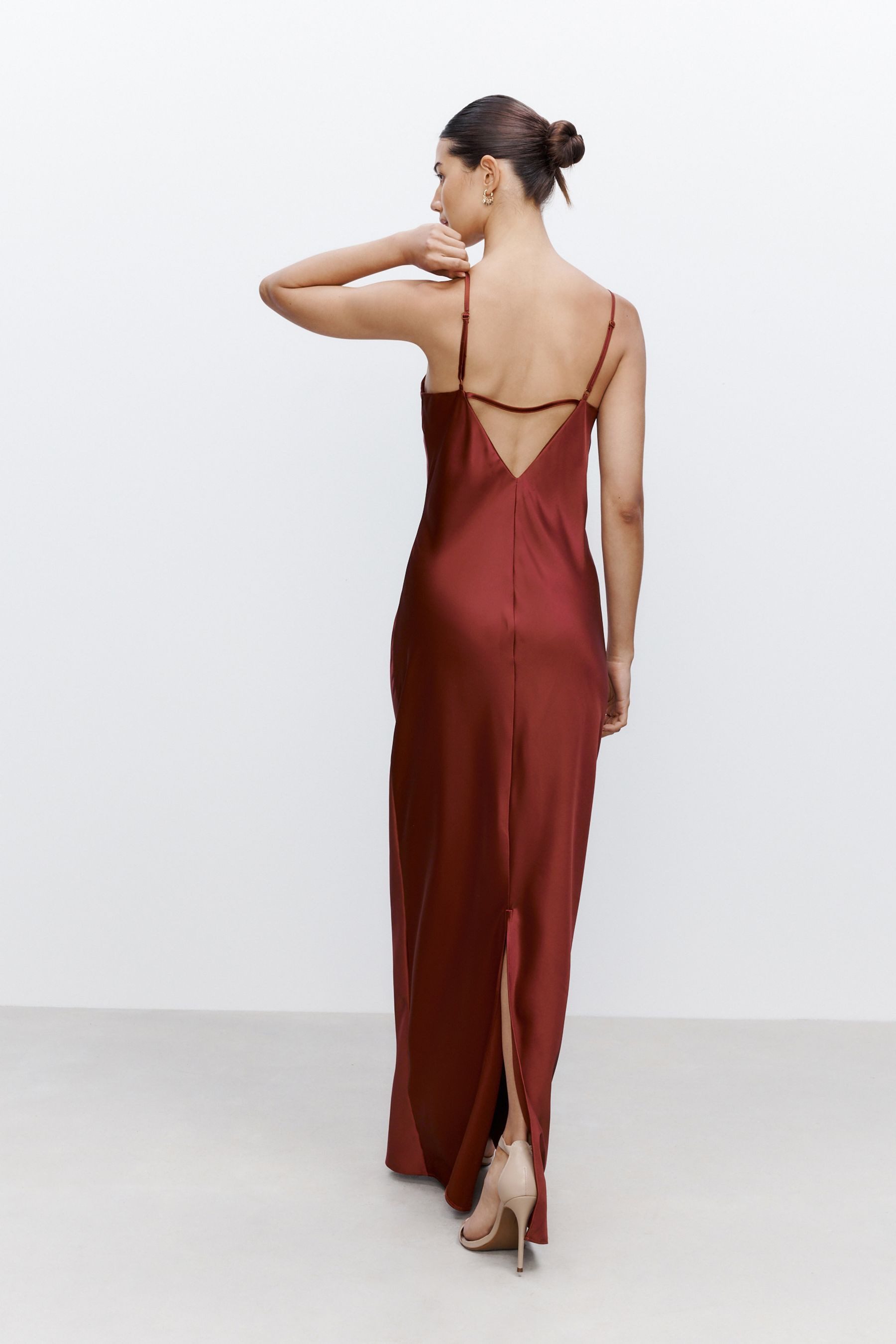 Next Satinkleid Langes Satin-Brautjungfernkleid Rückenausschnitt (1-tlg) günstig online kaufen