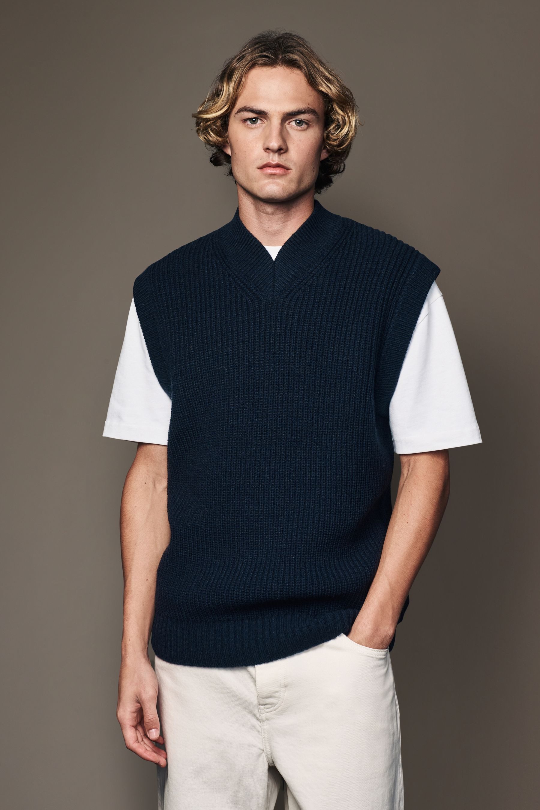 Next Pullunder Regular Fit Pullunder mit V-Ausschnitt und Wolle (1-tlg)