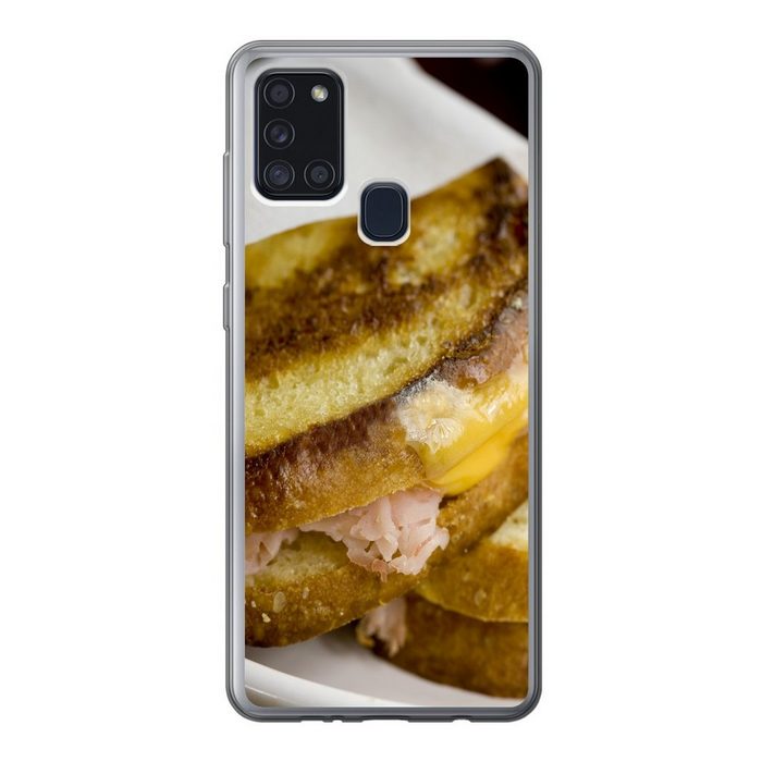 MuchoWow Handyhülle Schinken-Käse-Toast auf einer Serviette Handyhülle Samsung Galaxy A21s Smartphone-Bumper Print Handy