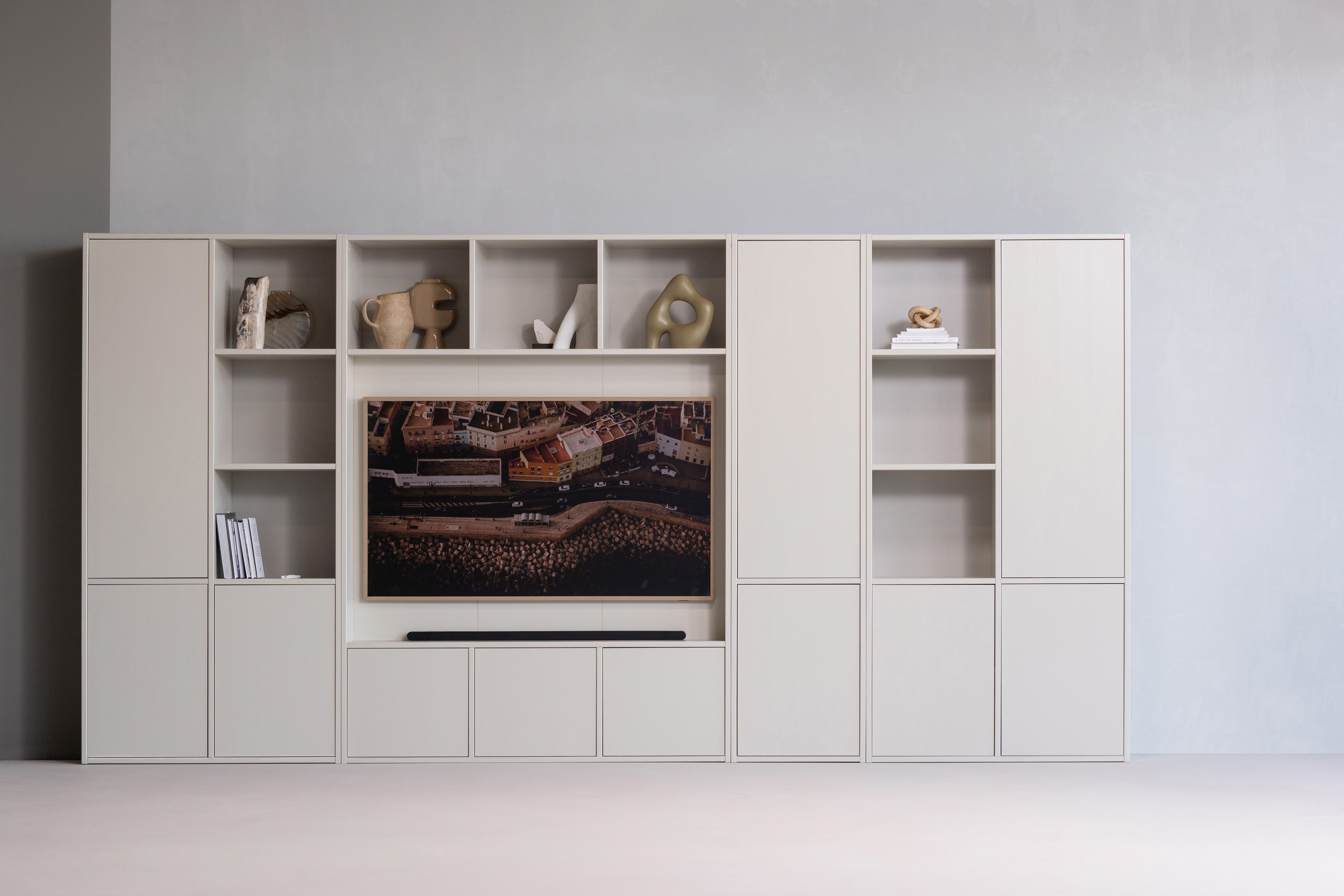 WOOOD Mehrzweckschrank Meggy Kiefernholz Druckmechanismus, sichtbare Maserung 55x40x215 cm Tragkraft 10 kg pro Boden, Tür beidseitig montierbar