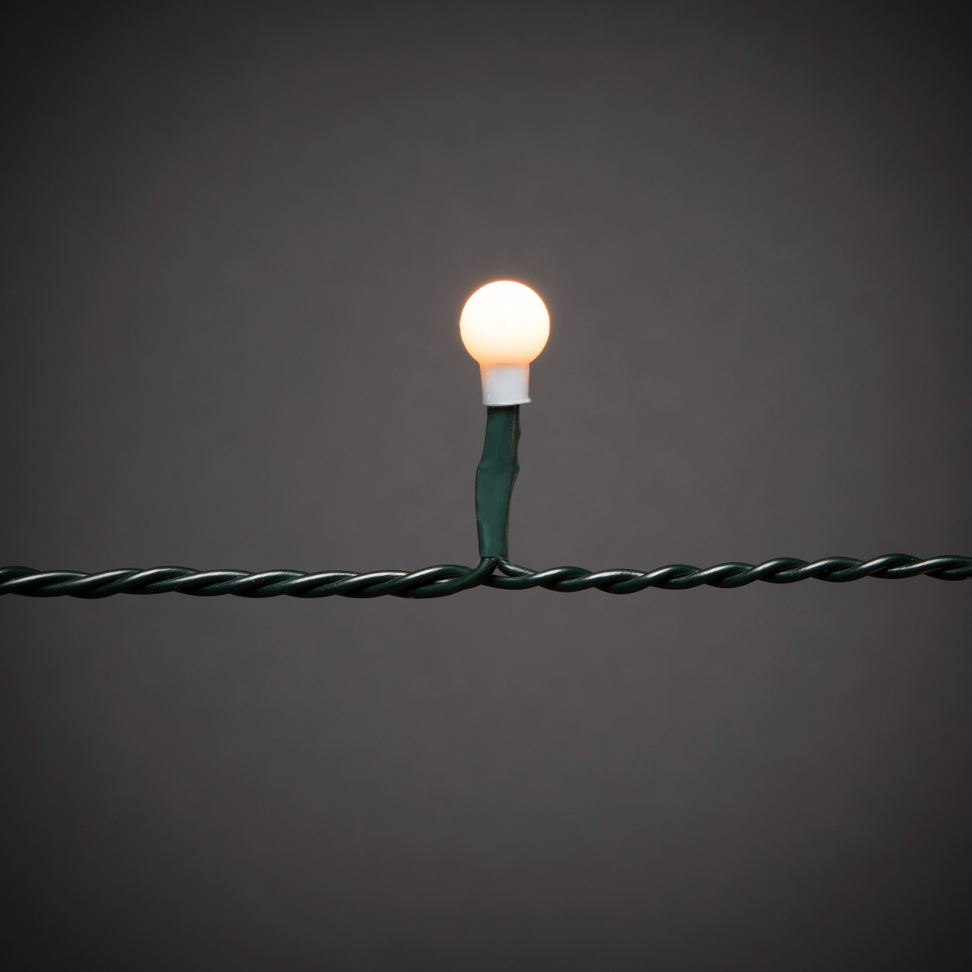 KONSTSMIDE LED-Baummantel, 250-flammig, LED Lichterkette mit Ring Ø 11, mit Globes, 5 Stränge à 50 Dioden