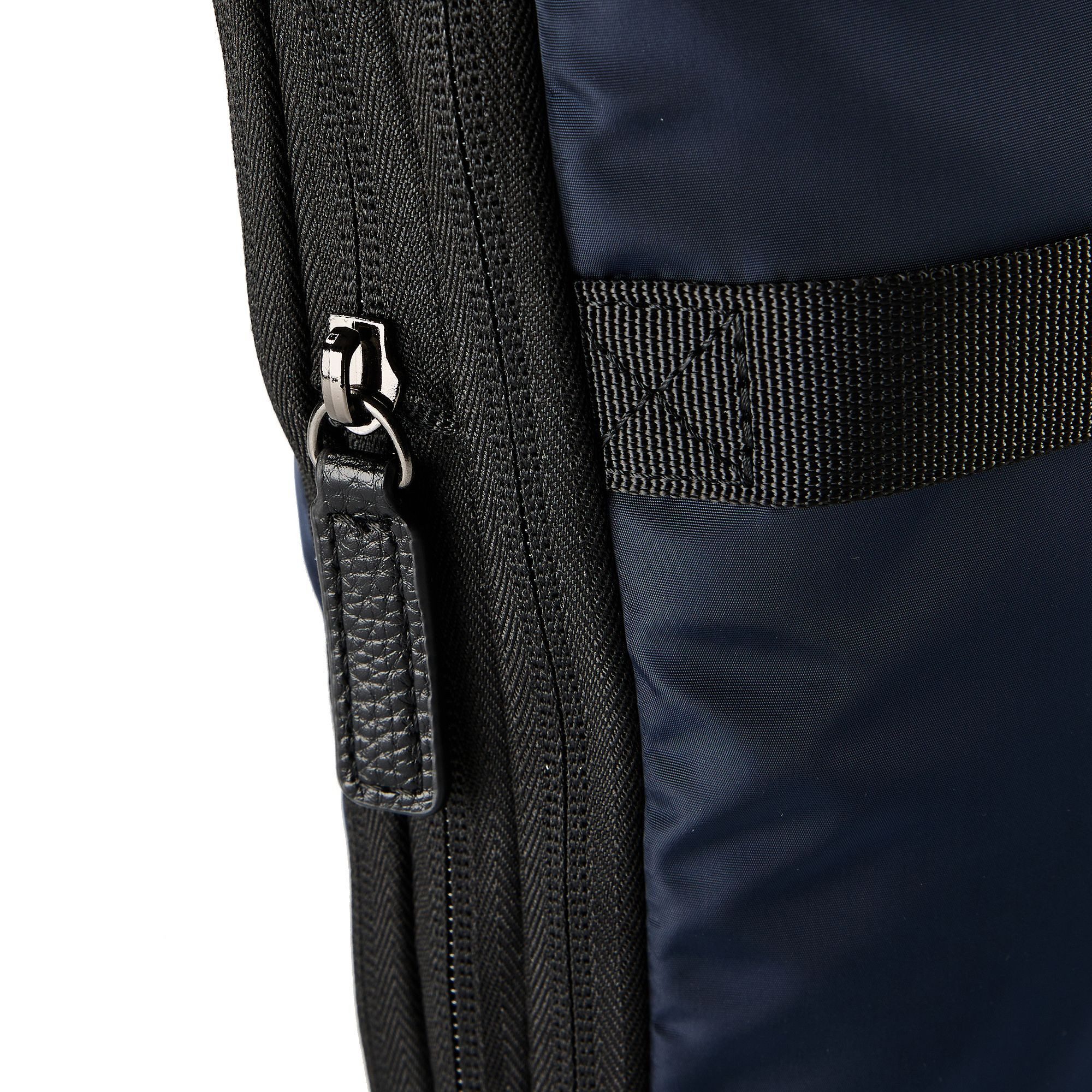 Picard Weekender S'pore, Polyester