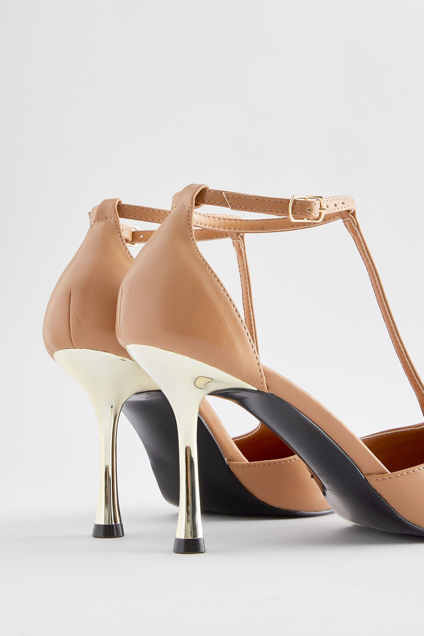 Next Forever Comfort® Metallic-Schuhe mit T-Steg (1-tlg) T-Strap-Sandalette Camel
