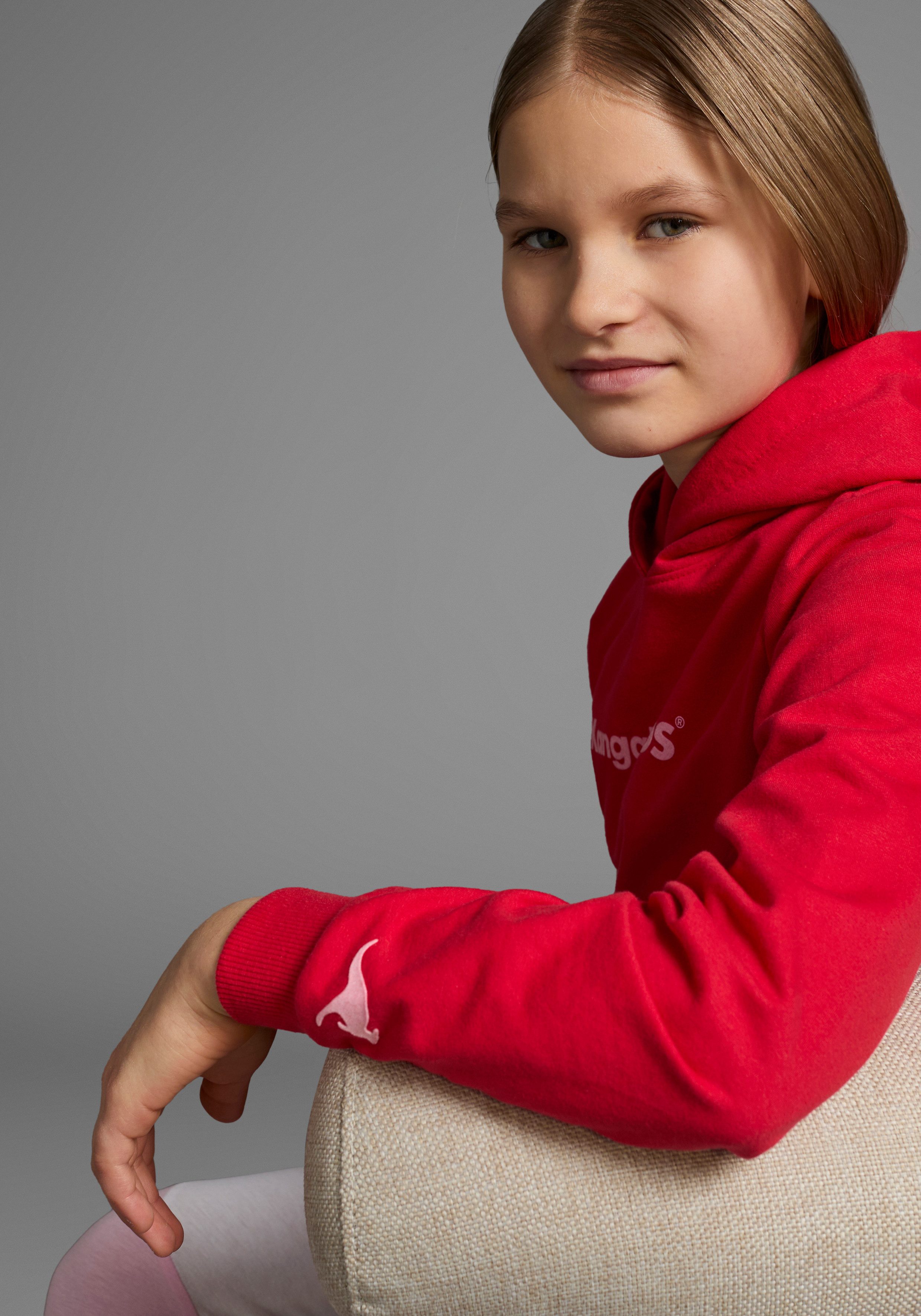 KangaROOS Kapuzensweatshirt Hoodie mit Logoprint Langarm, bedruckt, aus Sweatware mit Baumwolle, mit Kängurutasche