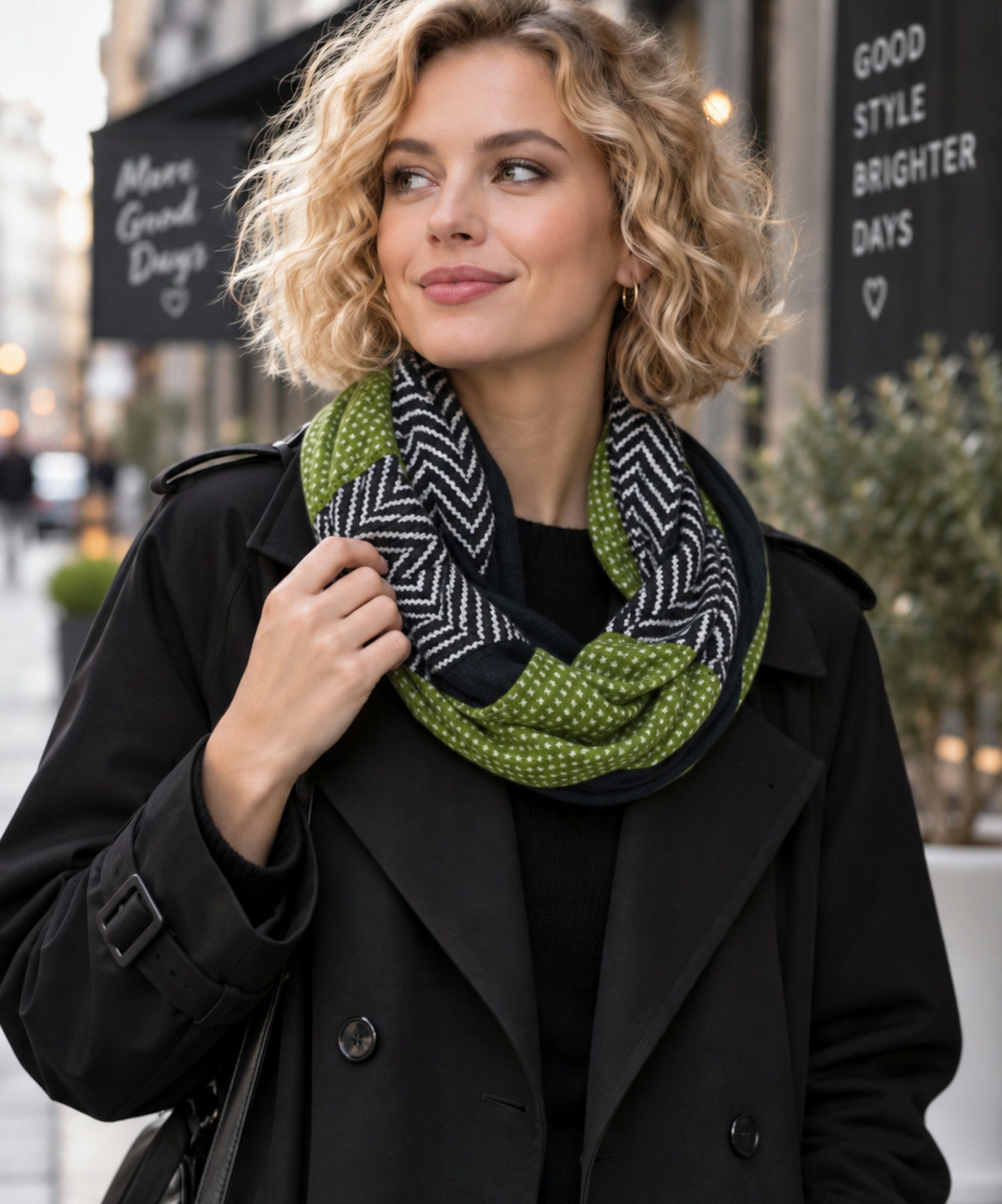 Ella Jonte Loop, mit modernem Rauten-Muster und stylishem Color-Blocking