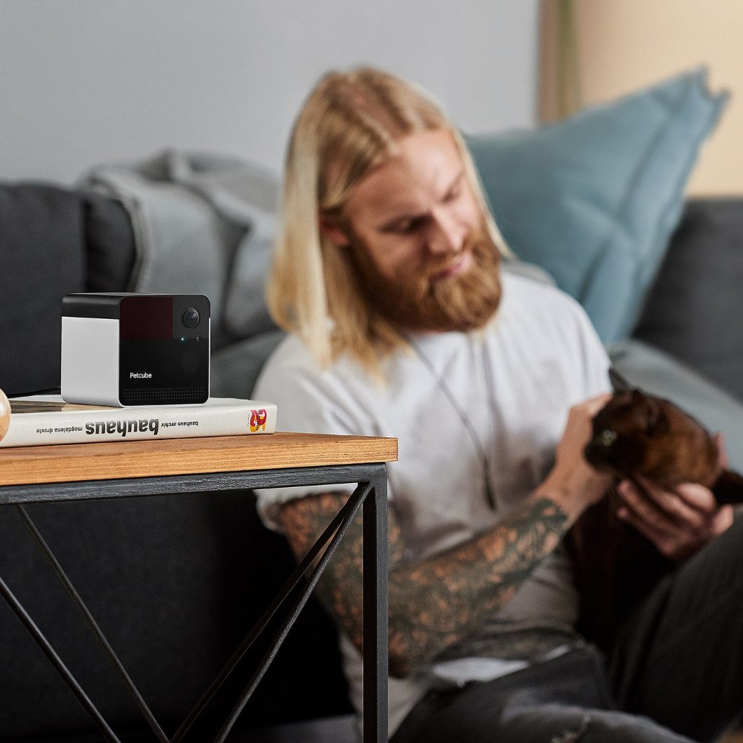 Petcube IP-Überwachungskamera Play 2 Wi-Fi Pet Camera with Laser (Innenbereich, Nein, WLAN-Haustierkamera)