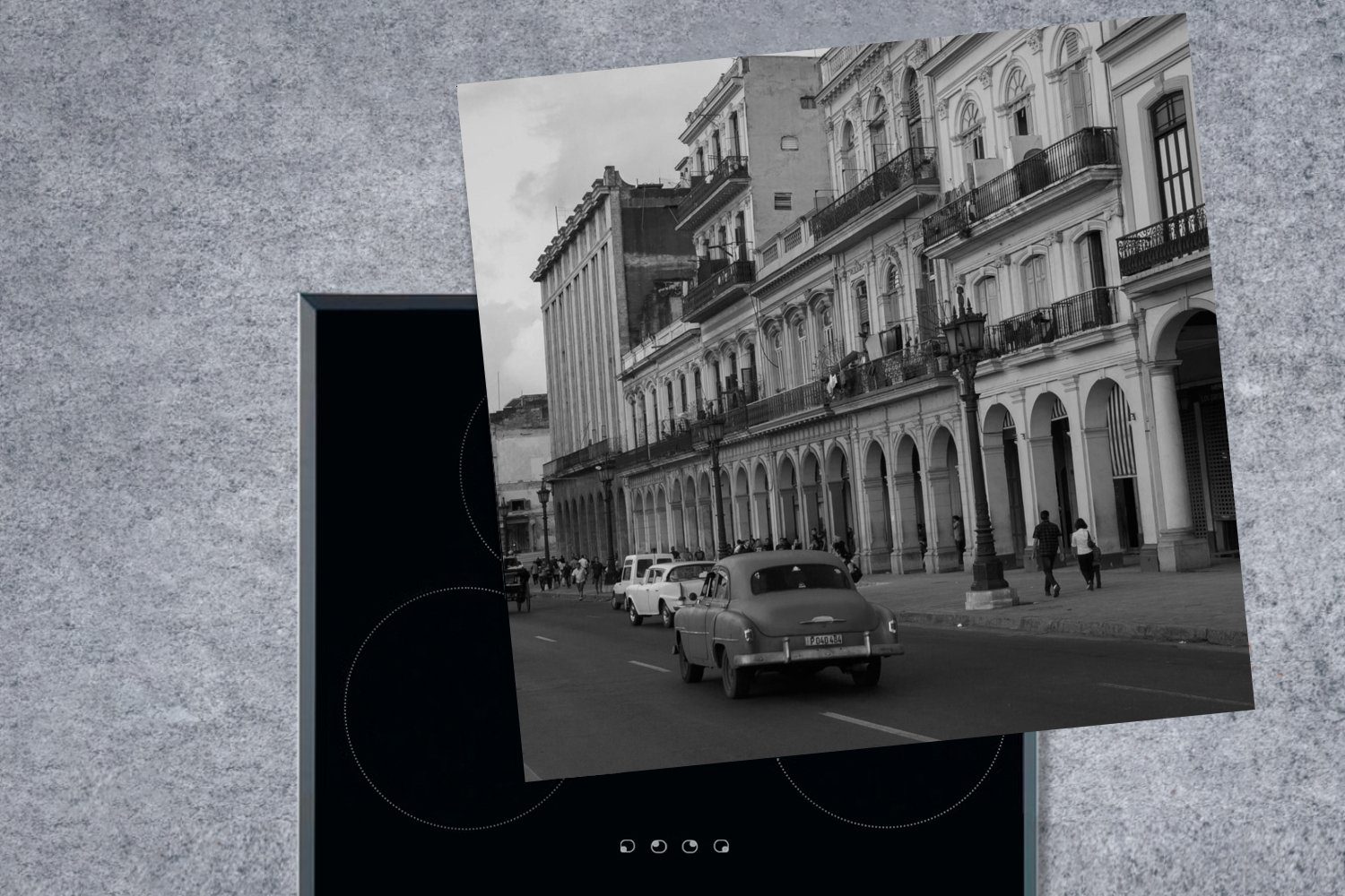 MuchoWow Herdblende-/Abdeckplatte Ceranfeldabdeckung, schwarz auf - Kuba küche tlg), und für 78x78 Vinyl, Autos Alte Straßen von (1 cm, Arbeitsplatte den weiß