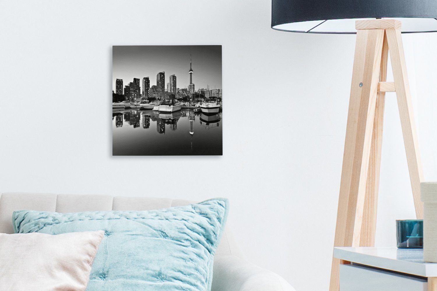 (1 weiß, sich Bilder Schlafzimmer schwarz und Leinwand im Wasser spiegeln Torontos Wohnzimmer für - OneMillionCanvasses® Gebäude St), Leinwandbild