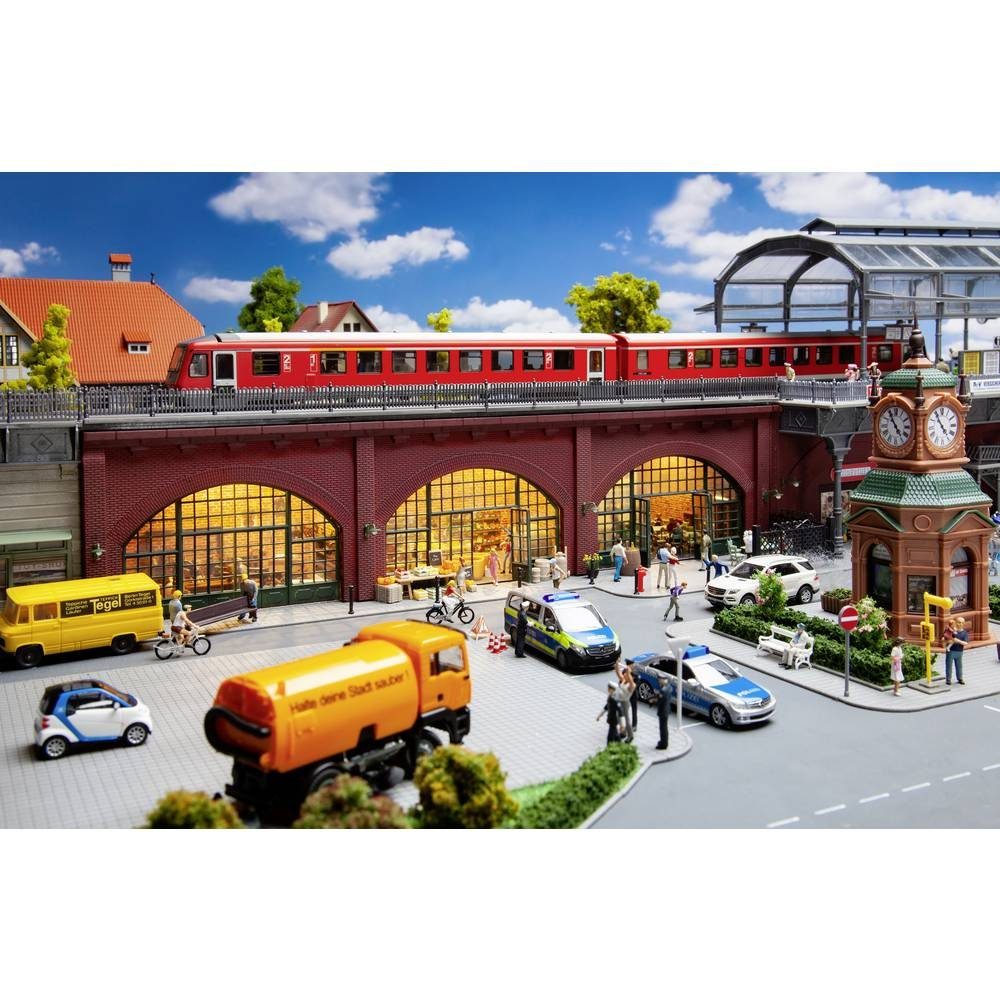 Modelleisenbahn-Gebäude H0 Arkaden mit Geschäften und Inneneinrichtungen