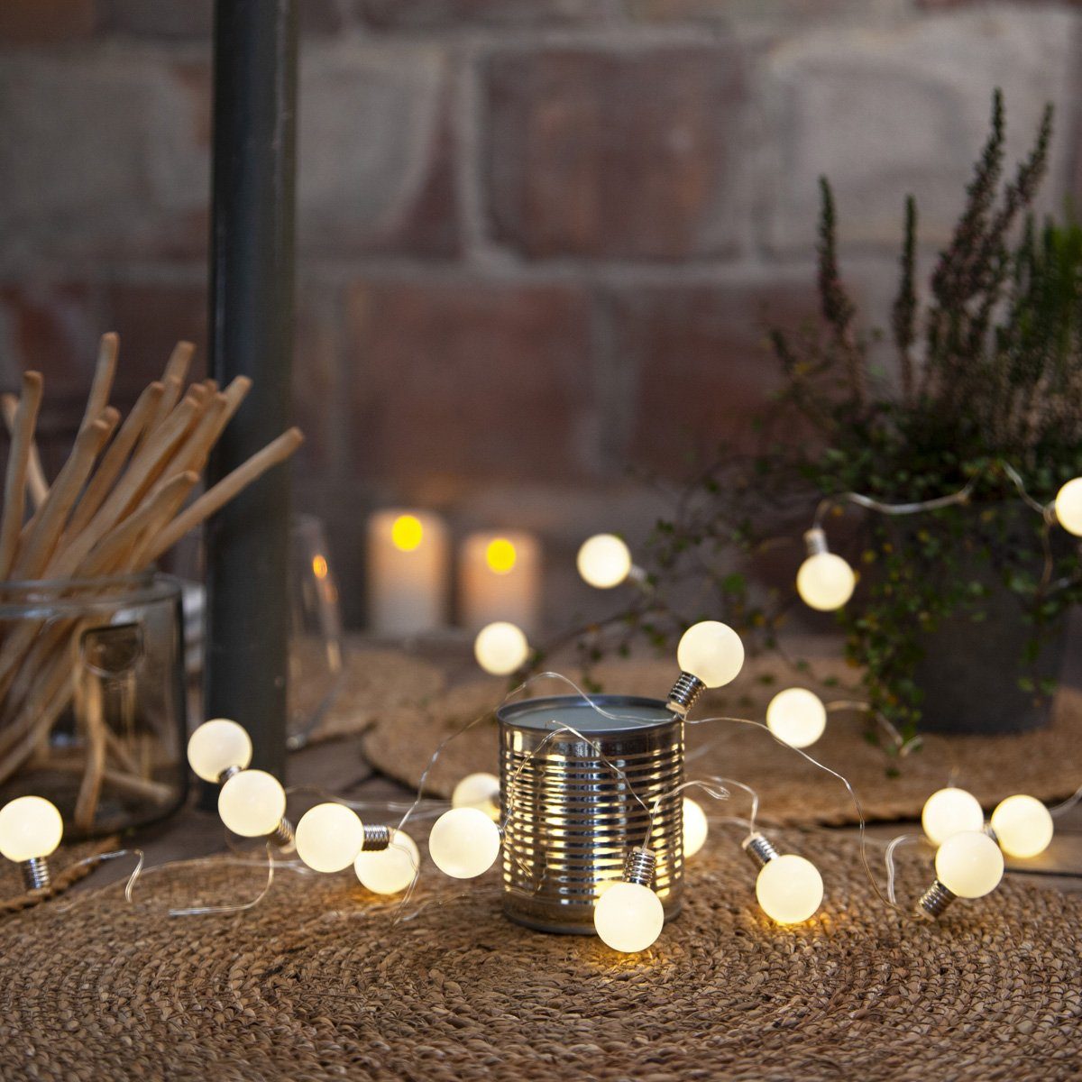 STAR TRADING LED-Lichterkette Mini Kugeln 20 kleine Kugeln warmweiß 3m Batterie Timer, 20-flammig