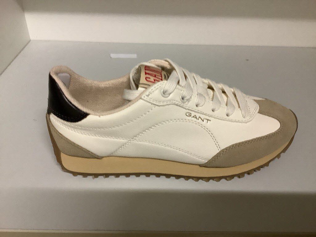 Schnürschuh
