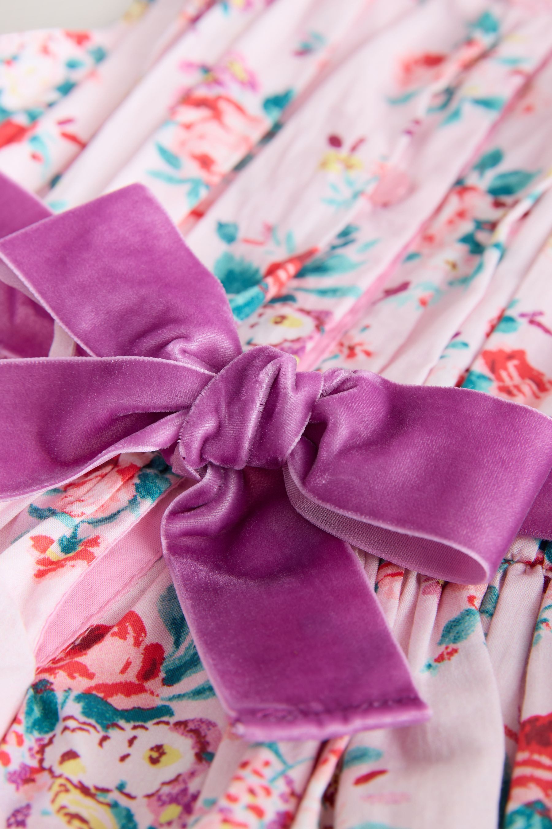 Next Partykleid Partykleid mit Bindeband hinten (1-tlg)