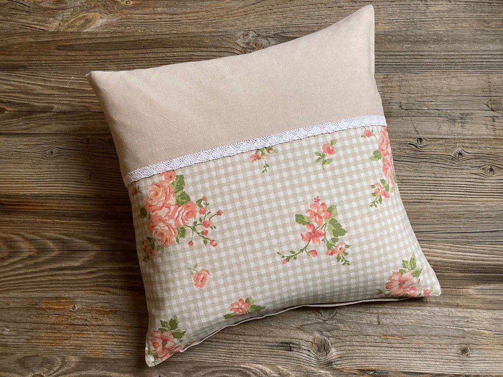 matches21 HOME & HOBBY Наволочки Kissen-Bezug 40x40 cm Rosen Blumen beige weiß Baumwolle, (1 Stück), Wohnzimmer Kissen-Hülle als Deko-Kissen Zier-Kissen Sofa-Kissen