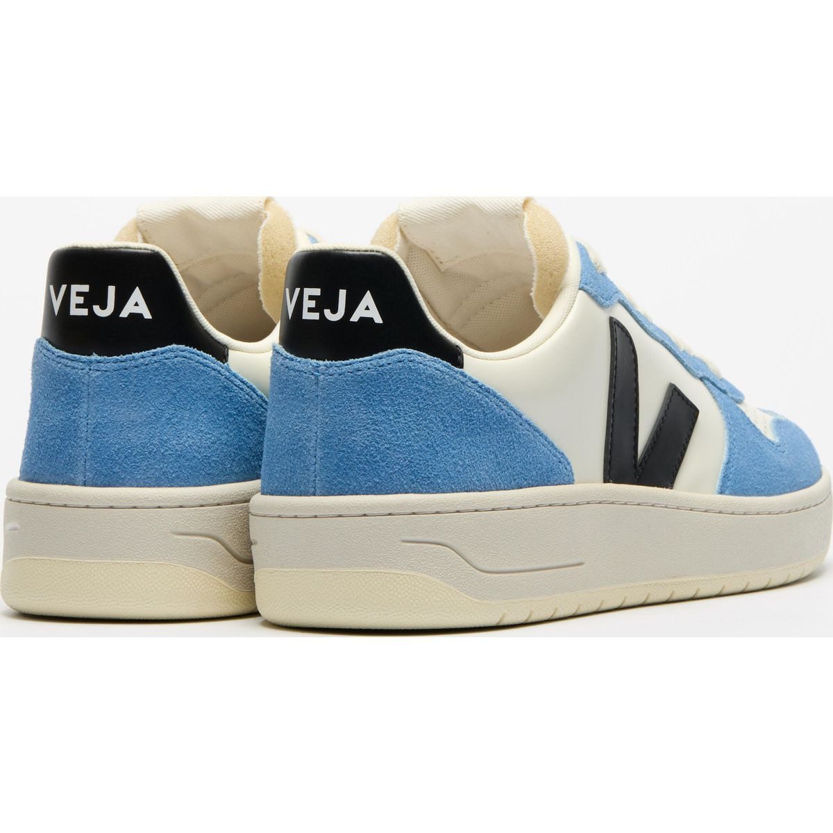 VEJA V-10 Leather Women Outdoorschuh Stilvoller Sneaker aus nachhaltigen Materialien für urbanen Alltag