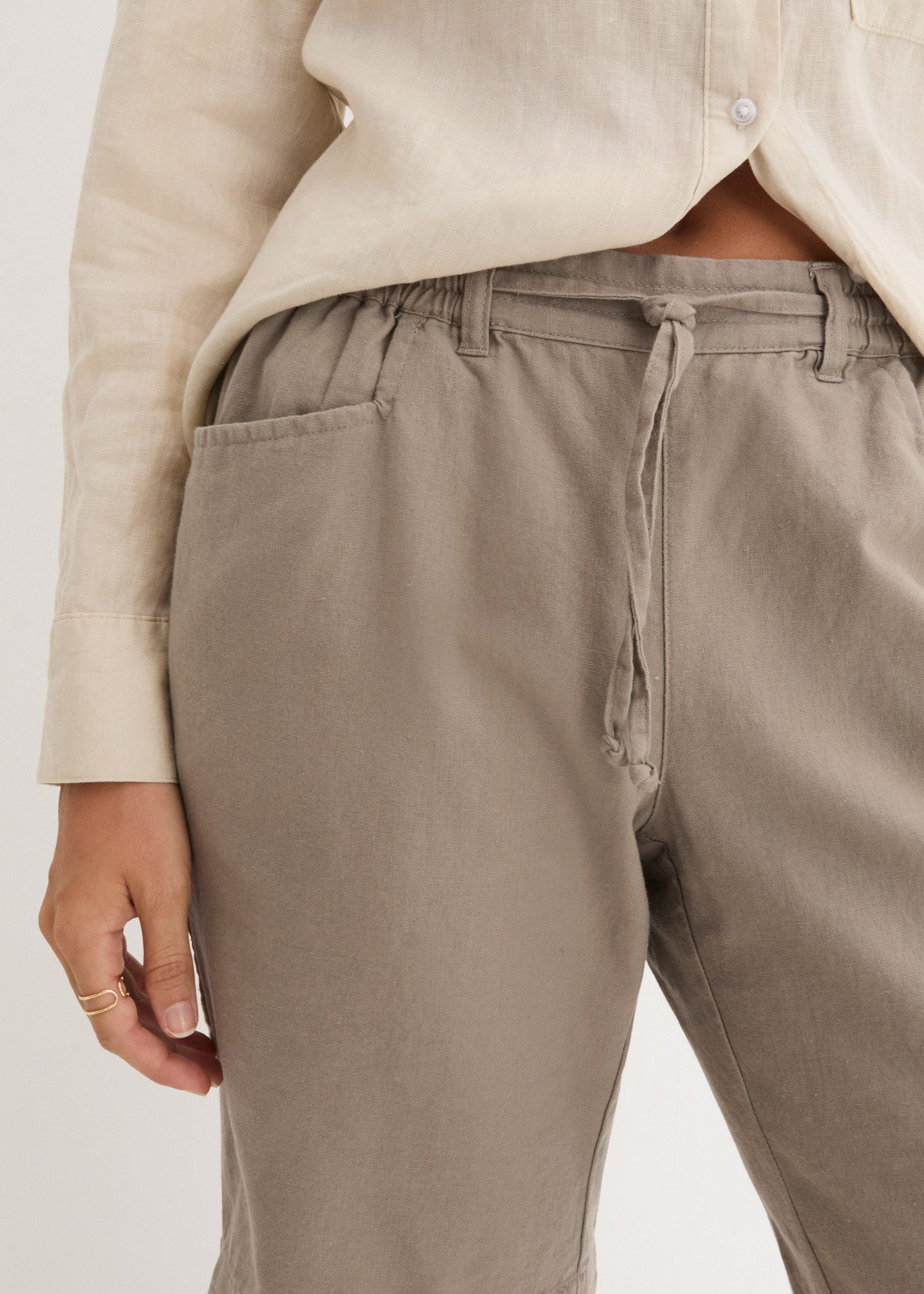 bonprix Bermudas im sommerlichen Leinen-Mix, mit elastischer Bund mit Bindeband