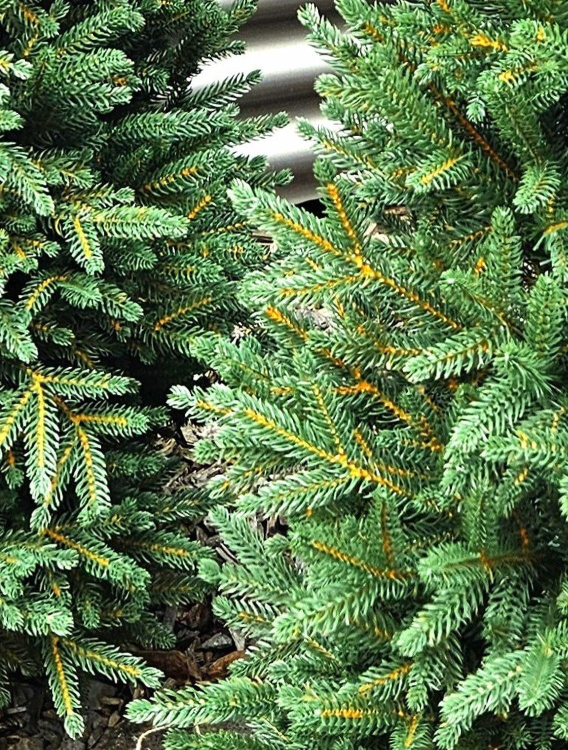 artplants Künstlicher Weihnachtsbaum Kunstbaum Fichte STORNYN im Jutesack, 90cm