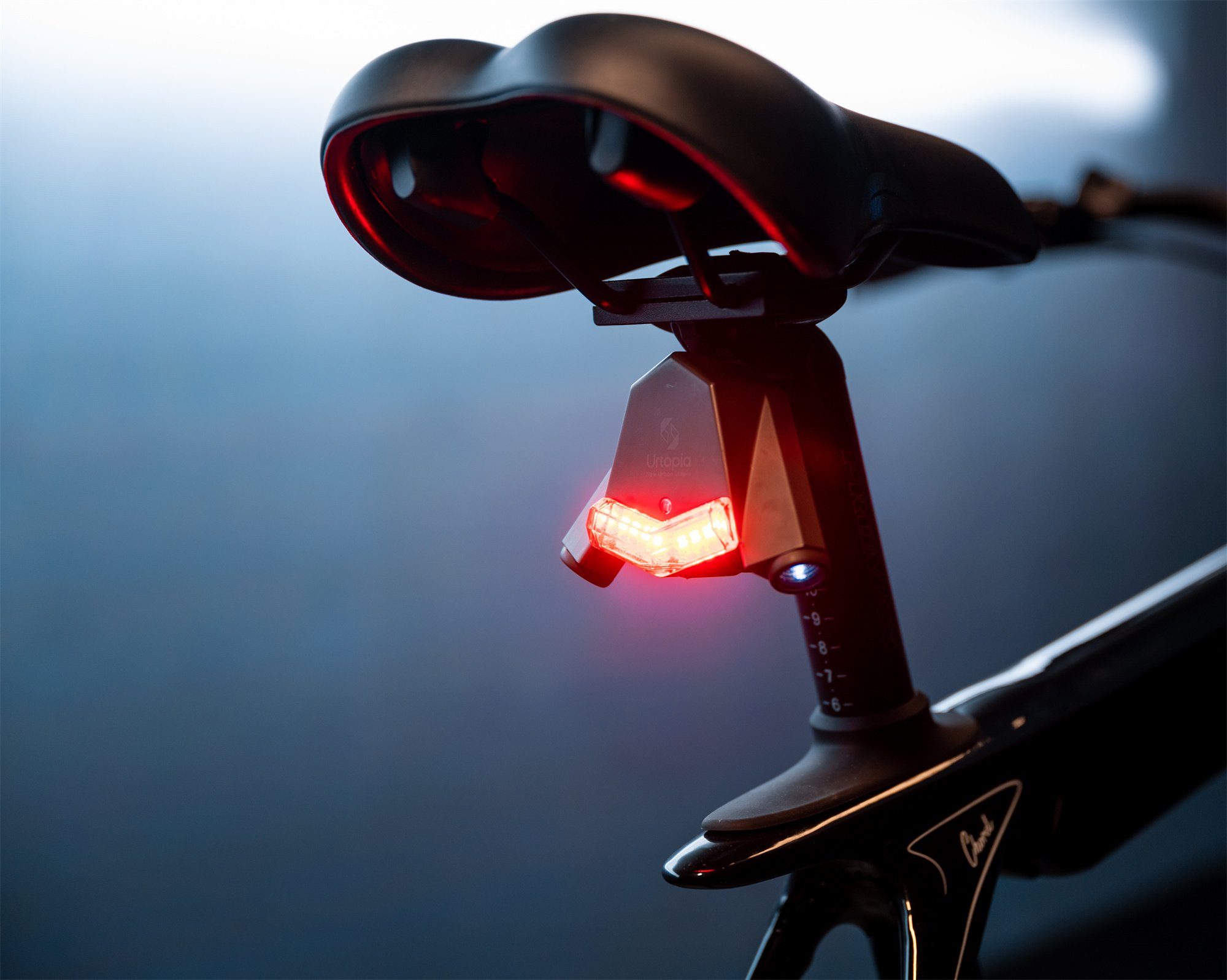 Heckmontierte e-bike Interaktion, (Set, Chord 8 Motoren, Sprachsteuerung,integrierte Bluetooth-Musik), LED-Dot-Matrix-Display, Shimano, Navigation,GPS-Tracking Kettenschaltung, E-Bike City Gang Urtopia 25km/h, haptische