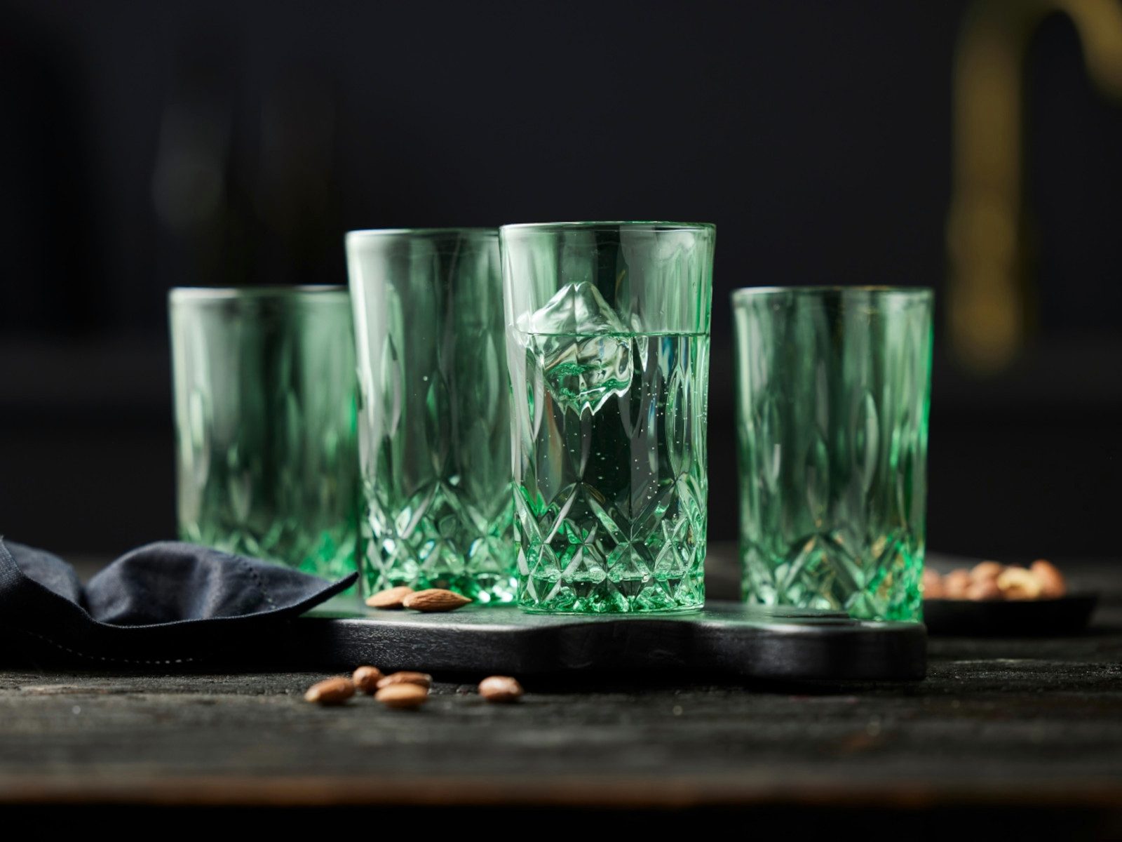 LYNGBY-GLAS Gläser-Set Highball Sorrento Longdrinkglas grün 380ml Set4, Glas, Highball Sorrento 38 cl 4 Stck. Grün