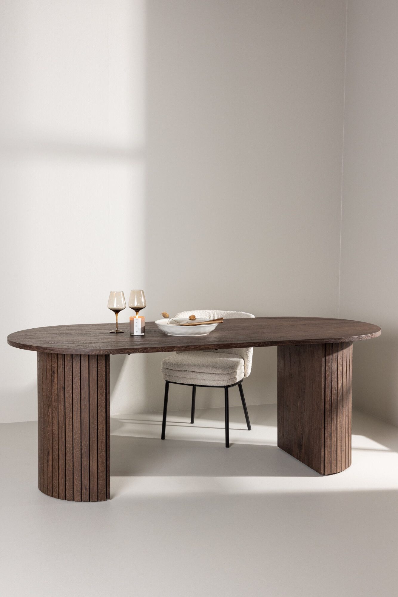 Venture Home Esstisch Härön, ovaler Esstisch in warmem Mokka, einladend, 200 × 90 cm, Esszimmertisch, MDF, Stahlbeine, oval, gesellig, einheitlich