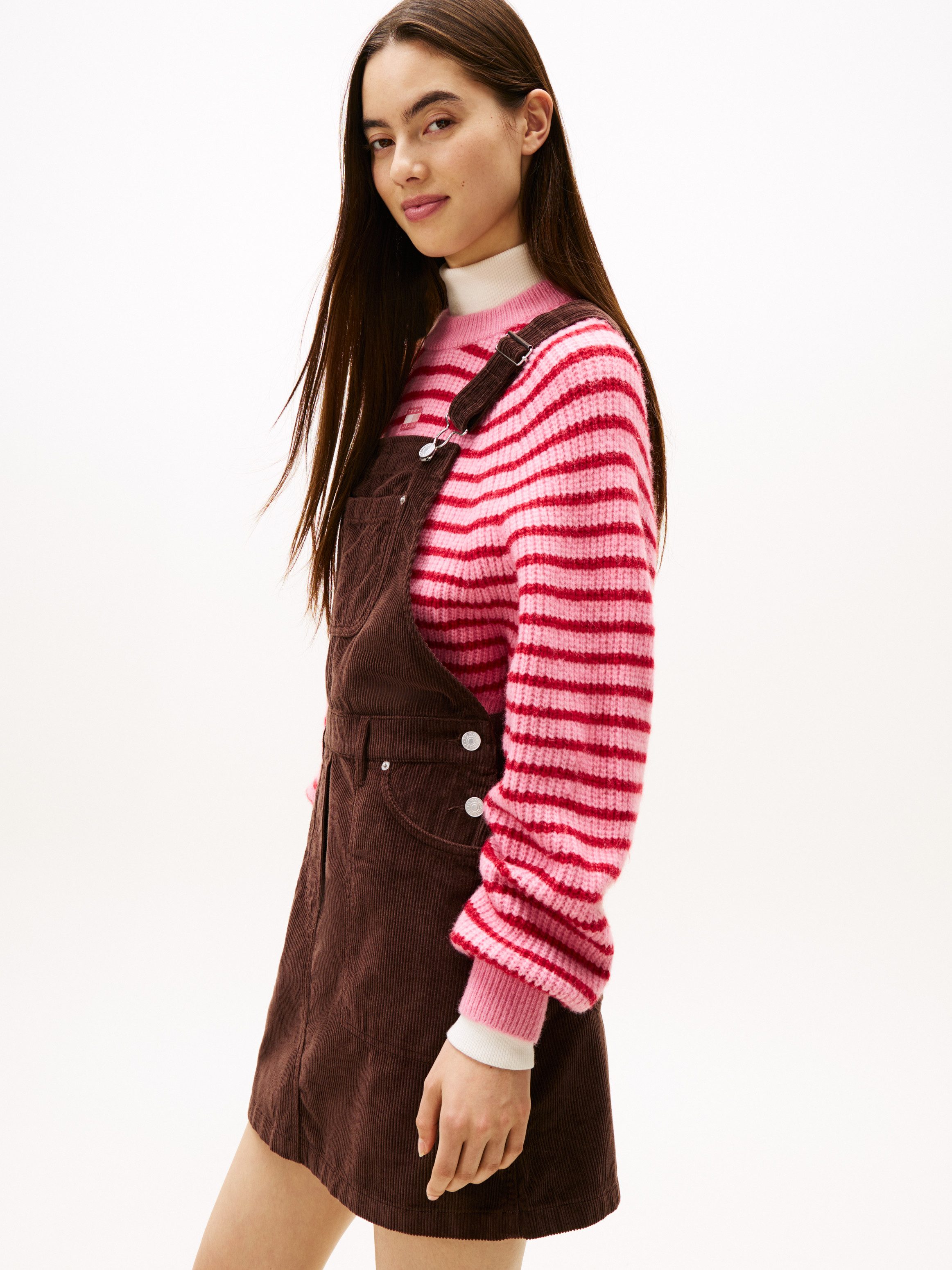 Tommy Jeans Latzkleid TJW SCRIPT CORD DUNGAREES DRESS aus angenehmer Cord Q günstig online kaufen