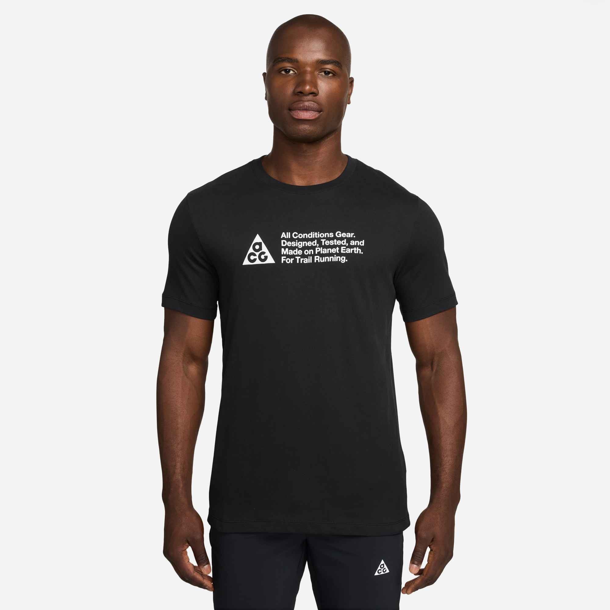 Nike Sportswear T-Shirt Nike ACG Men's Dri-FIT T-Shirt Kurzarmdesign, mit Rundhalsausschnitt, hüftbedeckende Länge