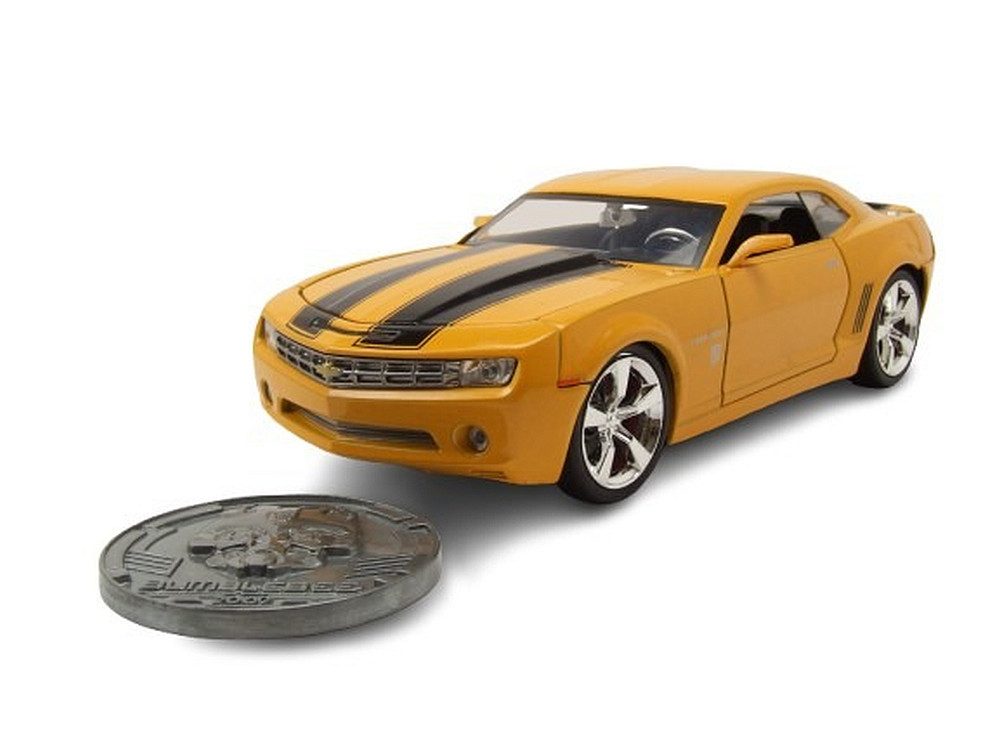 JADA Modellauto Chevrolet Camaro 2006 gelb Bumblebee Transformers mit Metallmarke, Maßstab 1:24