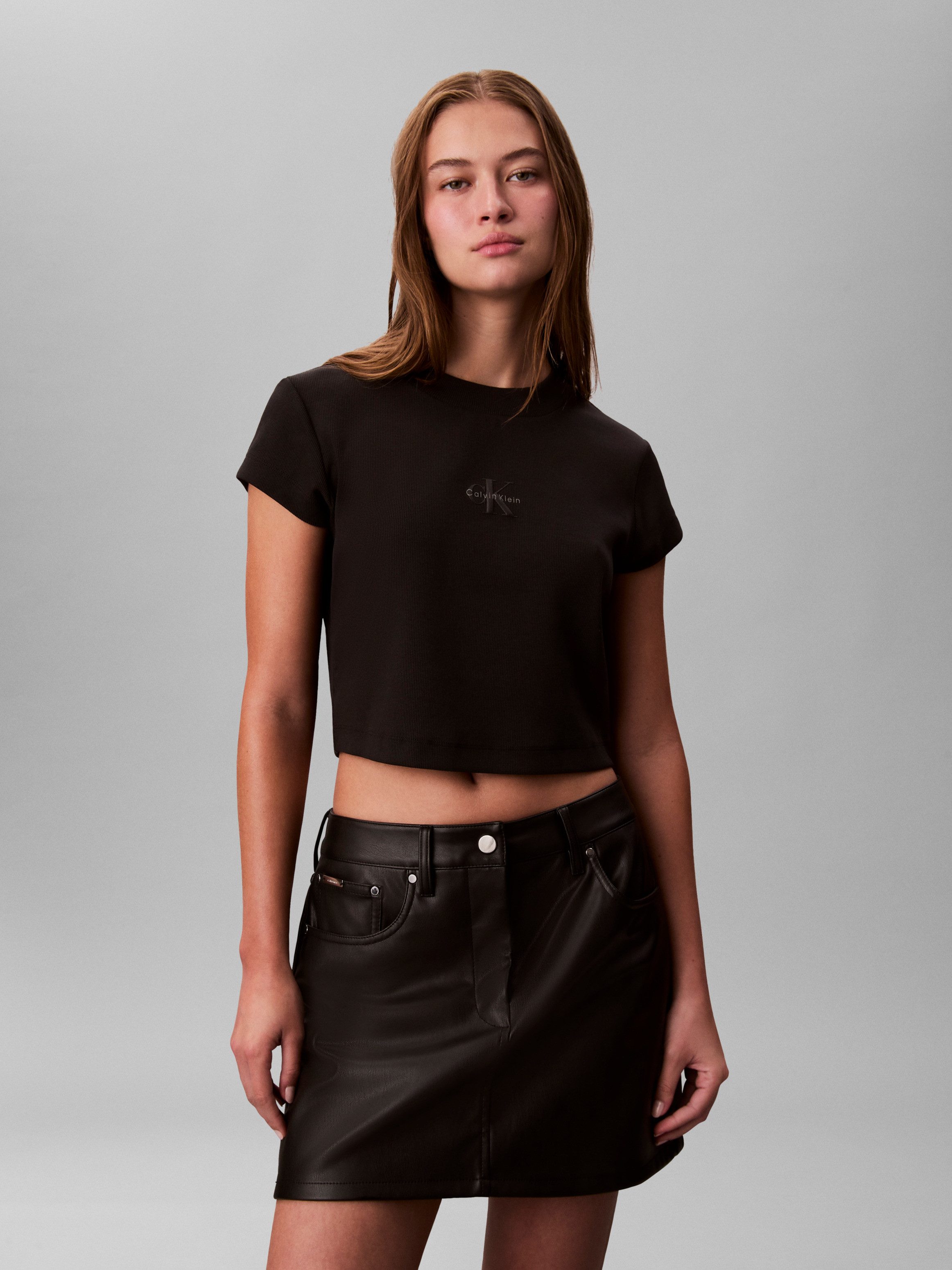 Calvin Klein Jeans T-Shirt MONOGRAM BABY TEE Rundhalsausschnitt, taillenlang