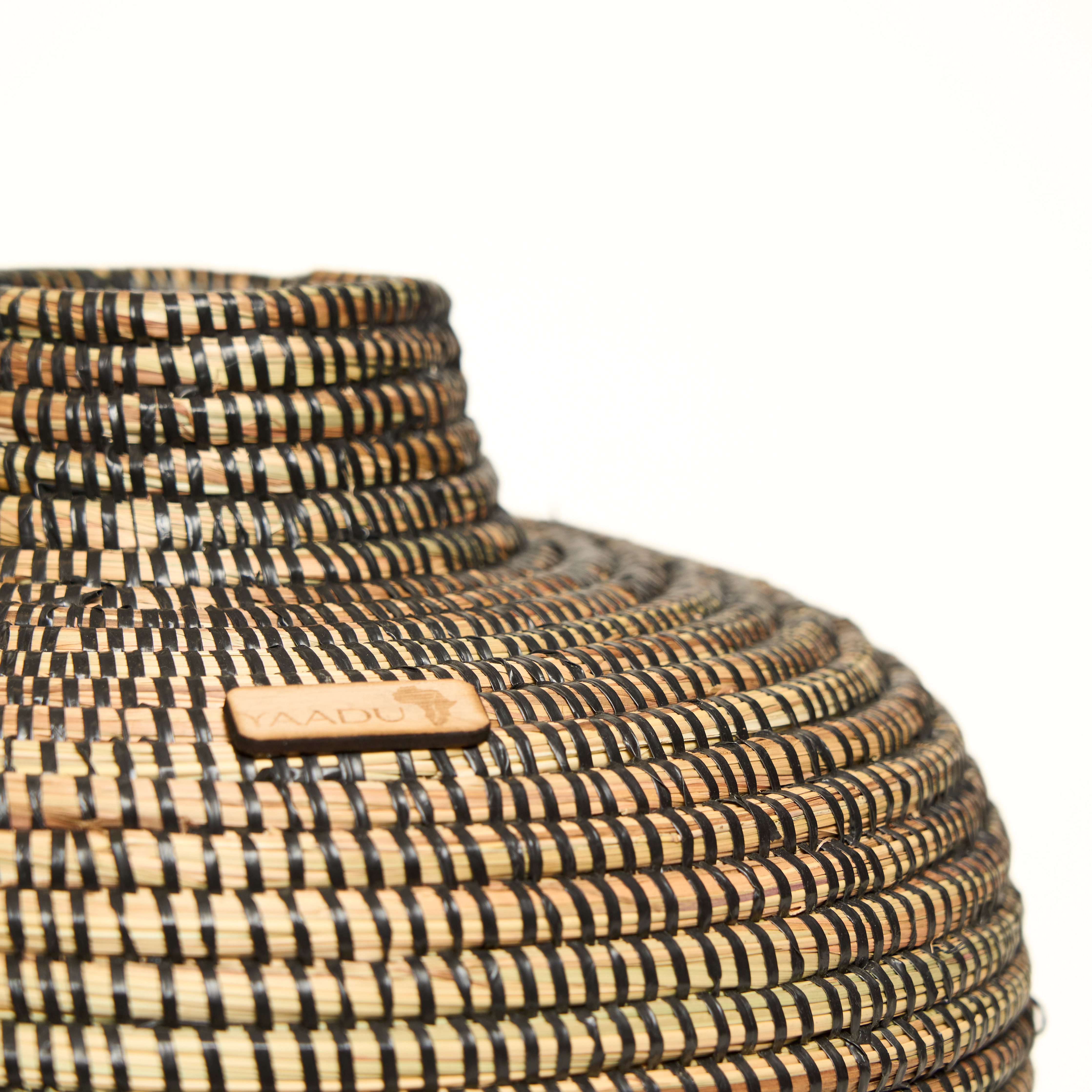 YAADU Bodenvase handgeflochtene Vase - Höhe ca. 37 cm - Trockenblumen, Gräser (Einzelartikel, 1 Vase), Handgefertigt in Afrika aus traditioneller Flechtkunst