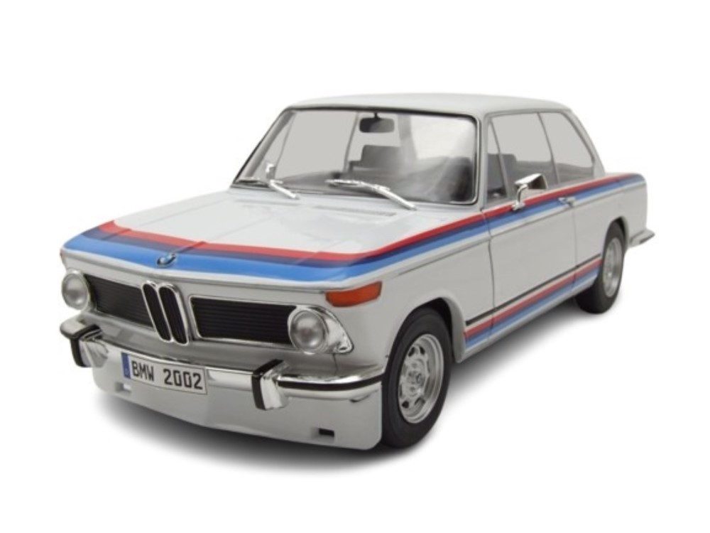 Modèle Réduit BMW 2002 Tii Turbo Alpine Blanc – Minichamps 1/18 – Édition Collector Avec Boîte