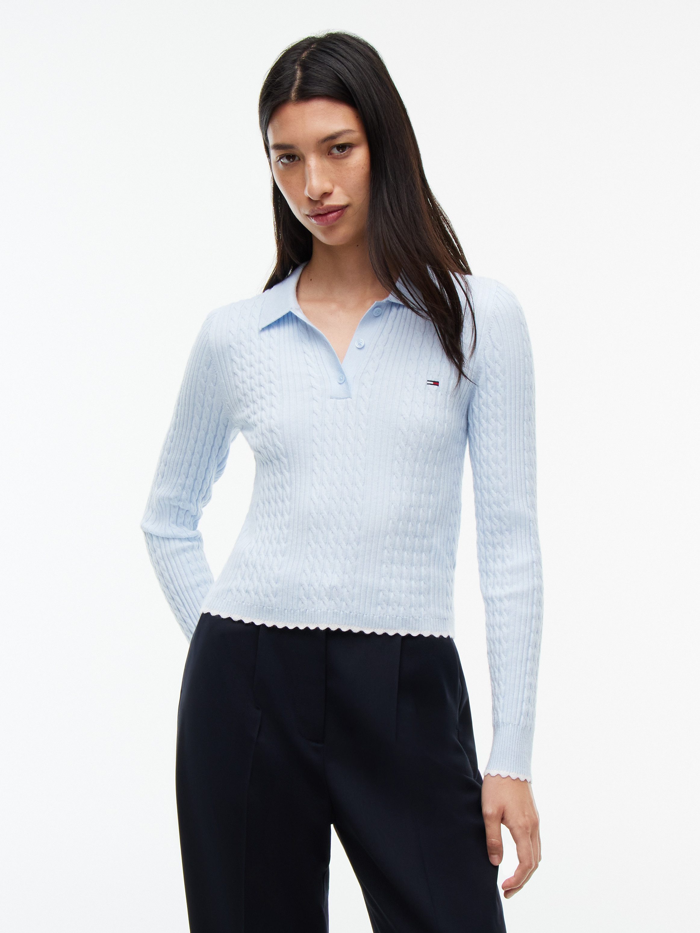 Tommy Jeans Polokragenpullover TJW MICRO CABLE POLO SWEATER EXT Viskosemischung, mit Zopfmuster