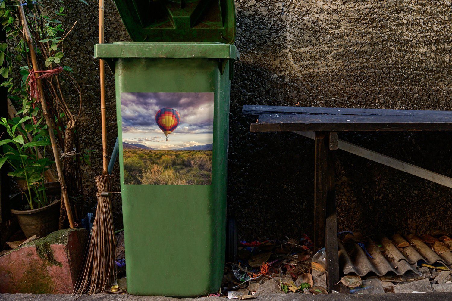 Sticker, - Wiese St), Wandsticker Heißluftballon Mülleimer-aufkleber, Container, Amerika (1 MuchoWow Mülltonne, - Abfalbehälter