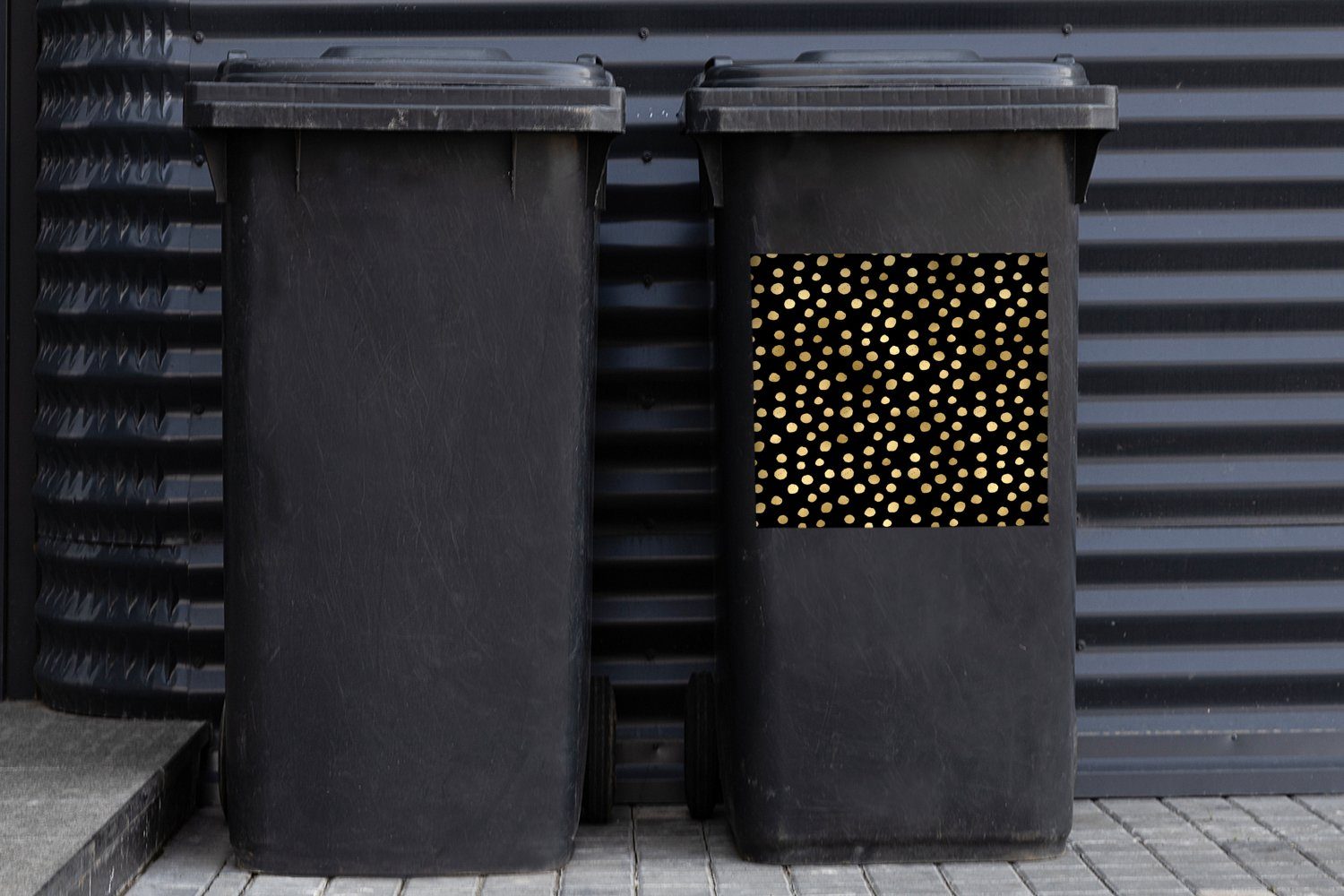 Sticker, St), Mülltonne, - (1 Tupfen Gold Abfalbehälter Schwarz - - MuchoWow Container, Gemustert Mülleimer-aufkleber, Wandsticker