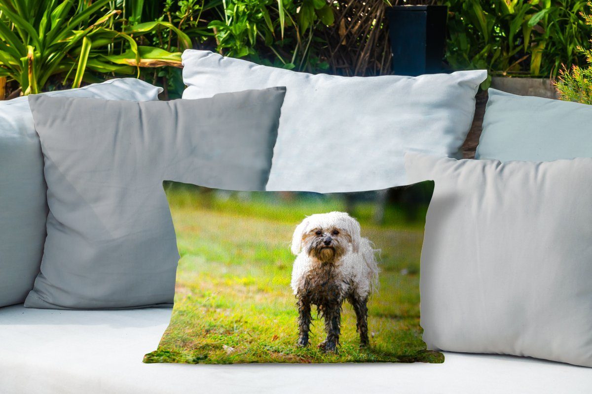 MuchoWow Dekokissen Ein Polyester, mit Kissenhülle Outdoor-Dekorationskissen, bedeckt, Malteserhund, Dekokissenbezug, halb Schlamm kleiner