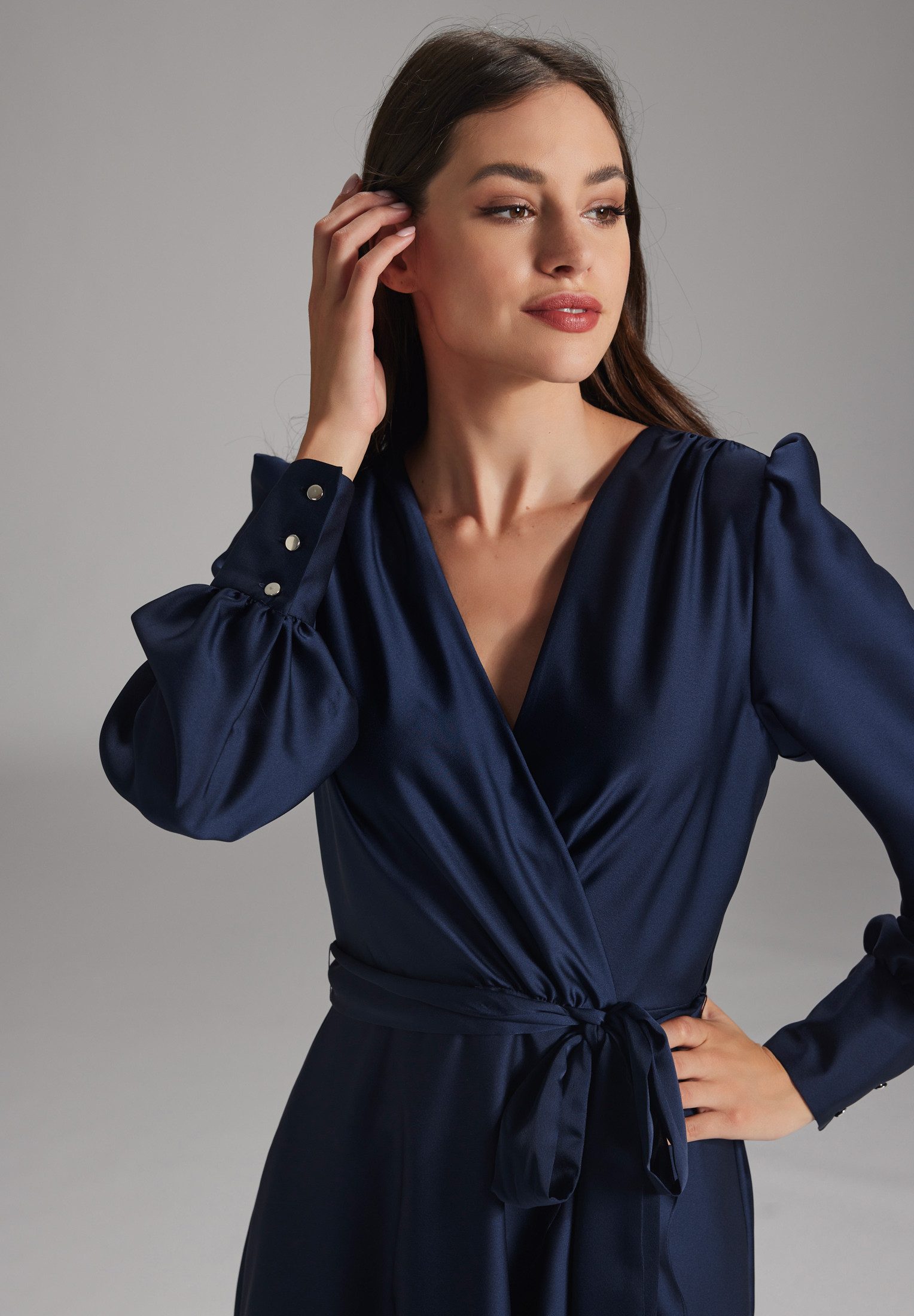 SWING Cocktailkleid - Vokuhila-Kleid mit blusigen Ärmeln Taillierter Schnitt mit ausgestelltem Rockteil