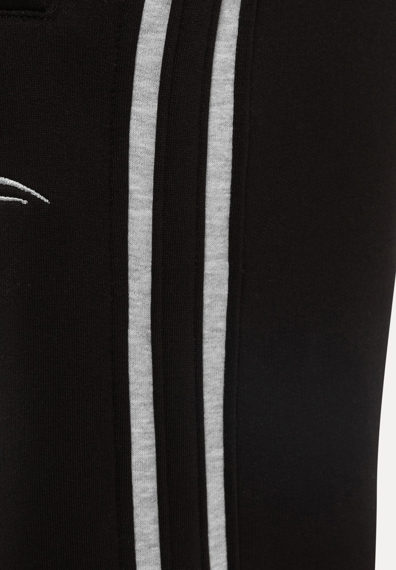 Smilodox Jogginghose Yasin, Sweathose mit Logo, Bequeme Freizeithose mit Kordelzug Seitentaschen weiße Seitenstreifen Angenehmes Material Sport Freizeit