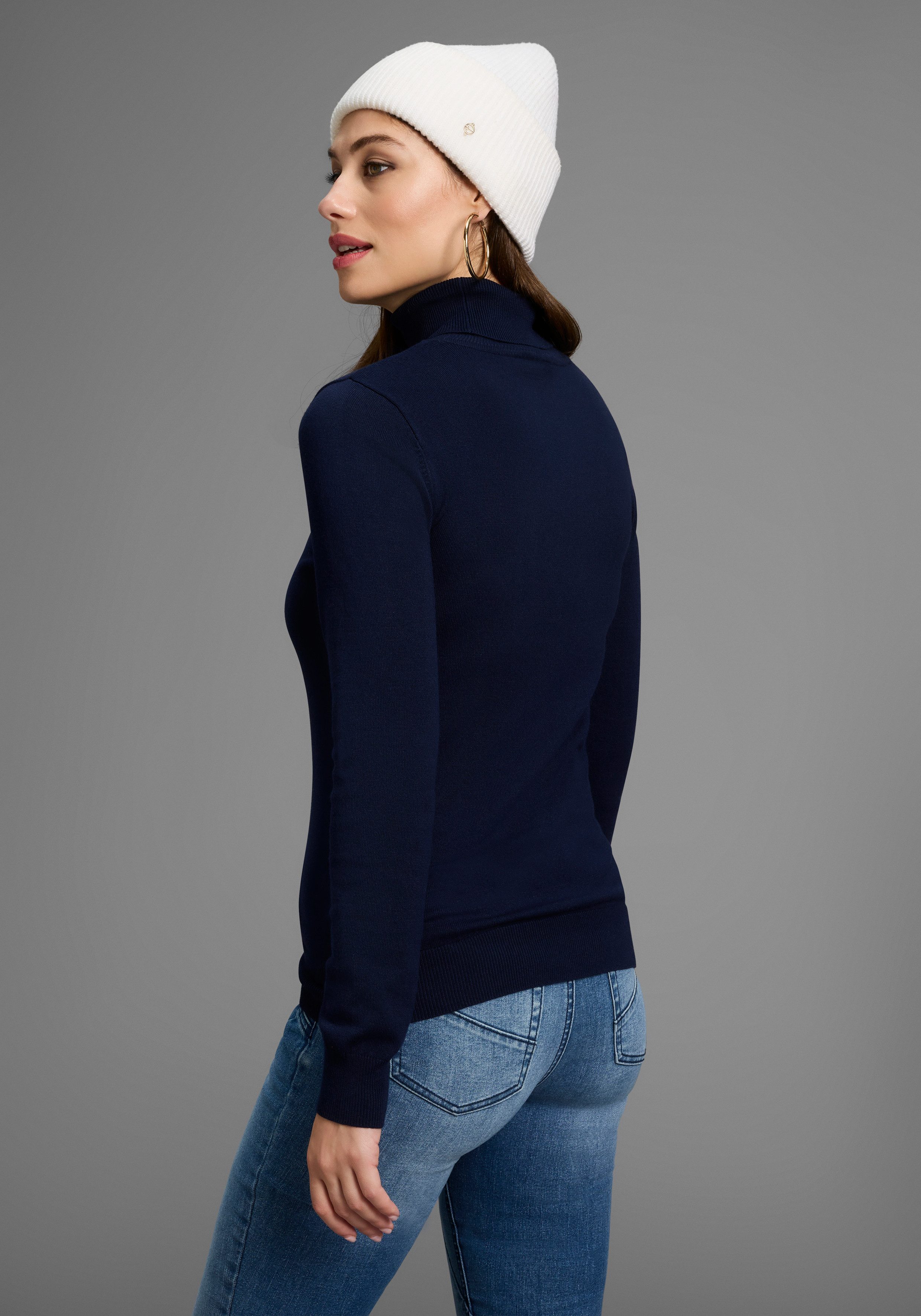 Bruno Banani Rollkragenpullover mit Metalllogo günstig online kaufen