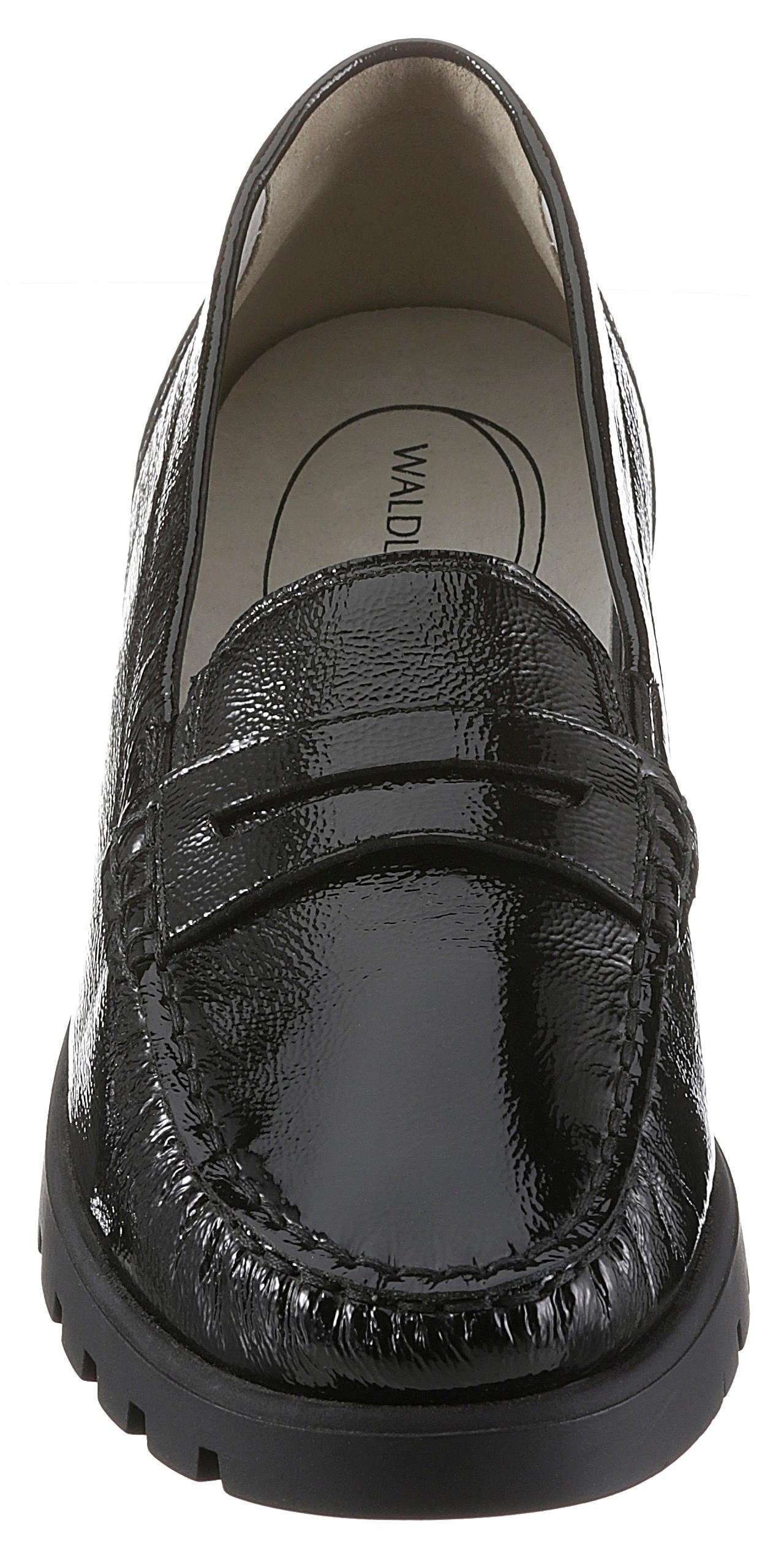 Waldläufer HEGLI Mokassin Slipper, Bequemschuh aus Lackleder, in komfortabler Schuhweite H