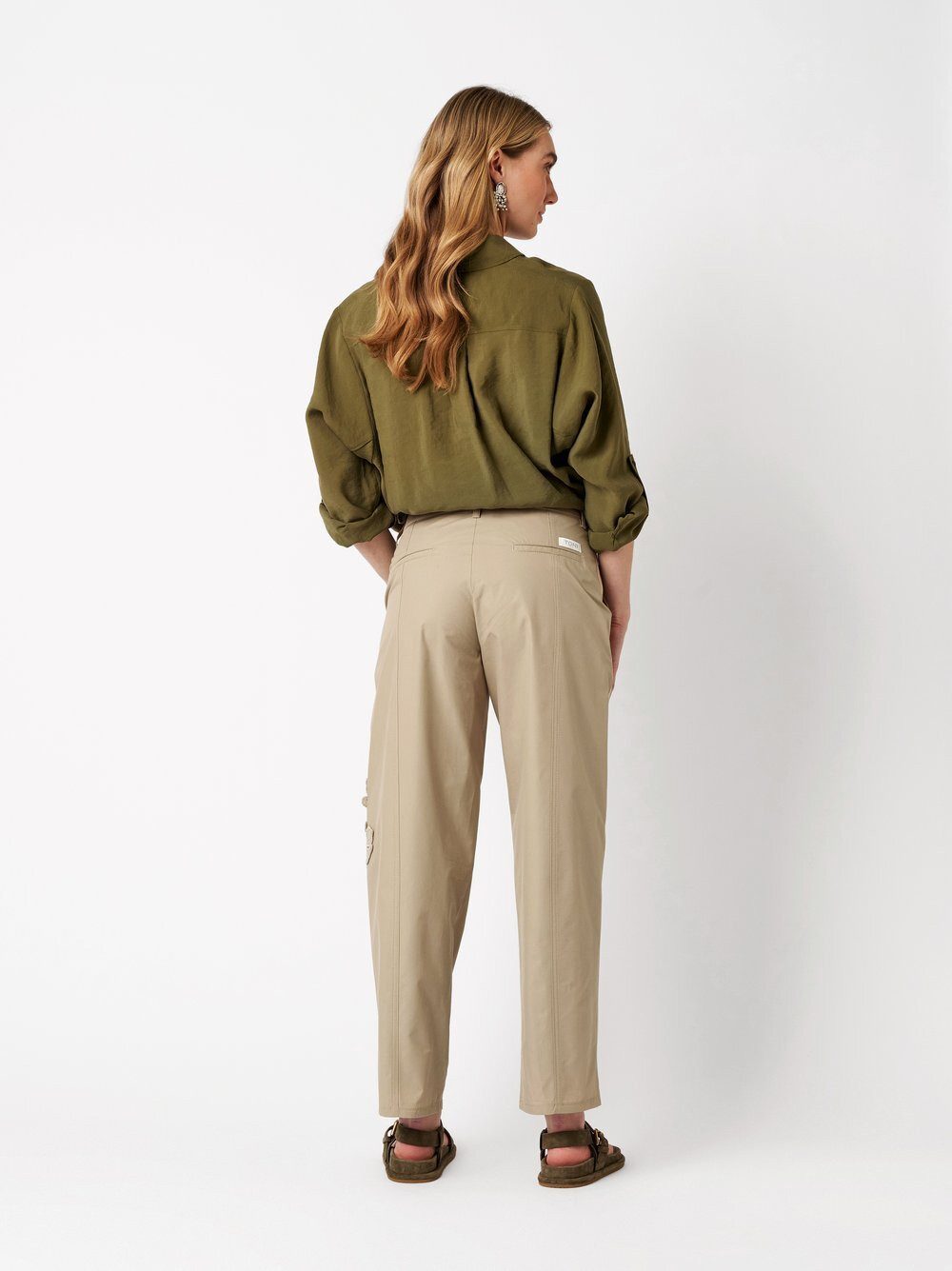 TONI Cargohose Elli Barrel mit Blüten-Patches