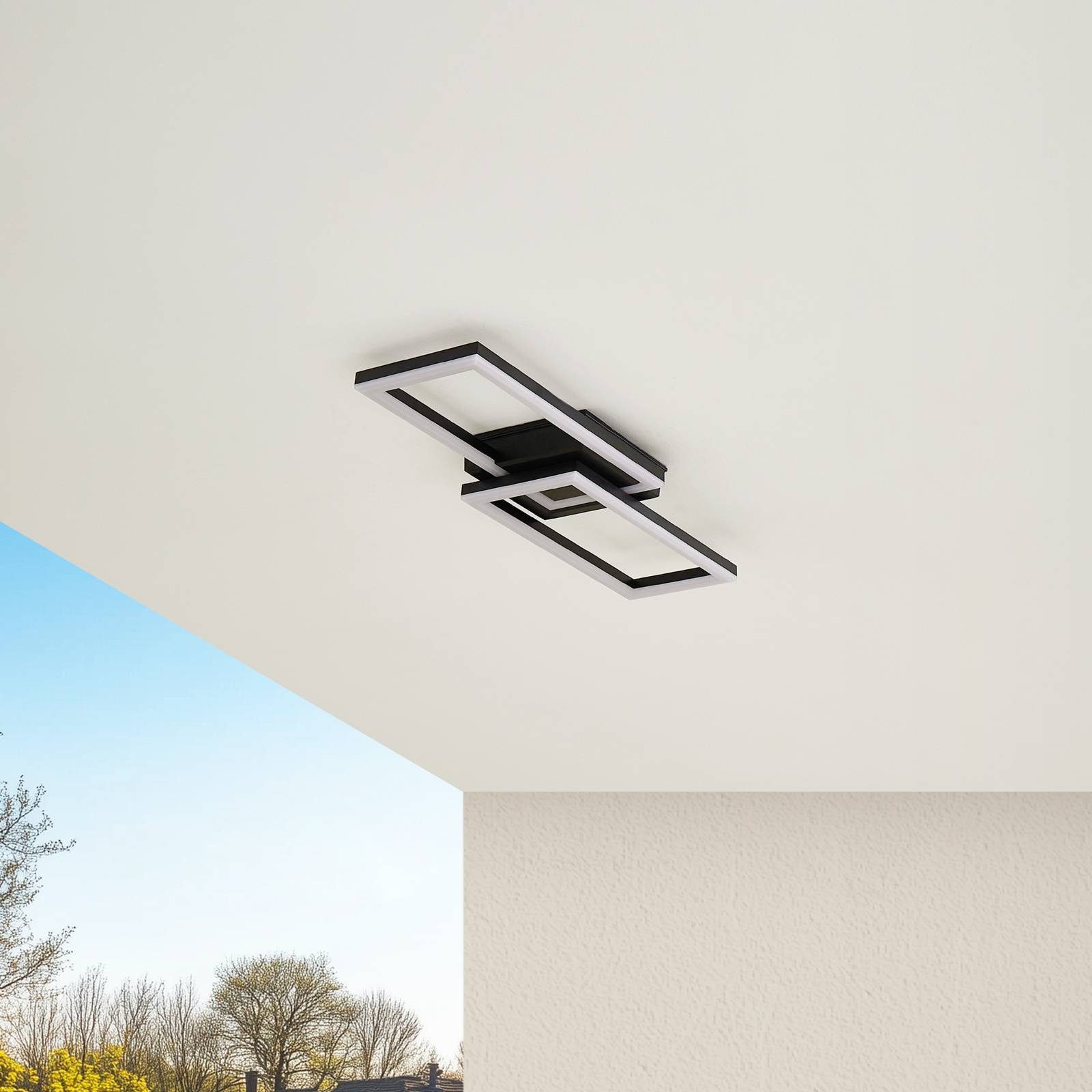 Lindby Außen-Deckenleuchte Finian, Kunststoff Schwarz Farbwechsel warmweiß / tageslicht IP54, LED 23,5 W gesamt, Farbwechsel warmweiß / tageslicht