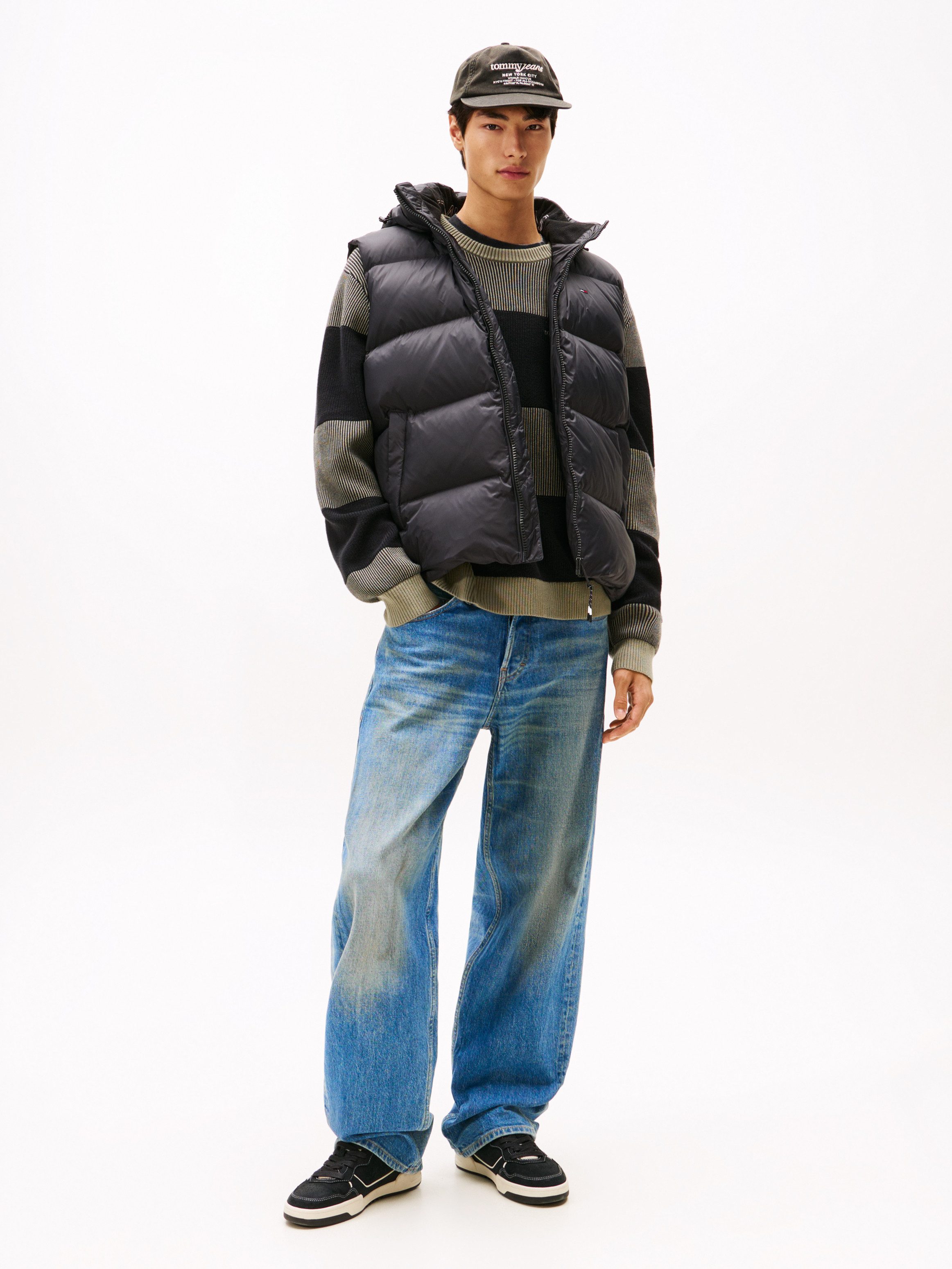 Tommy Jeans Steppweste TJM ESSENTIAL DOWN VEST EXT abnehmbare Kapuze mit Kordelzug