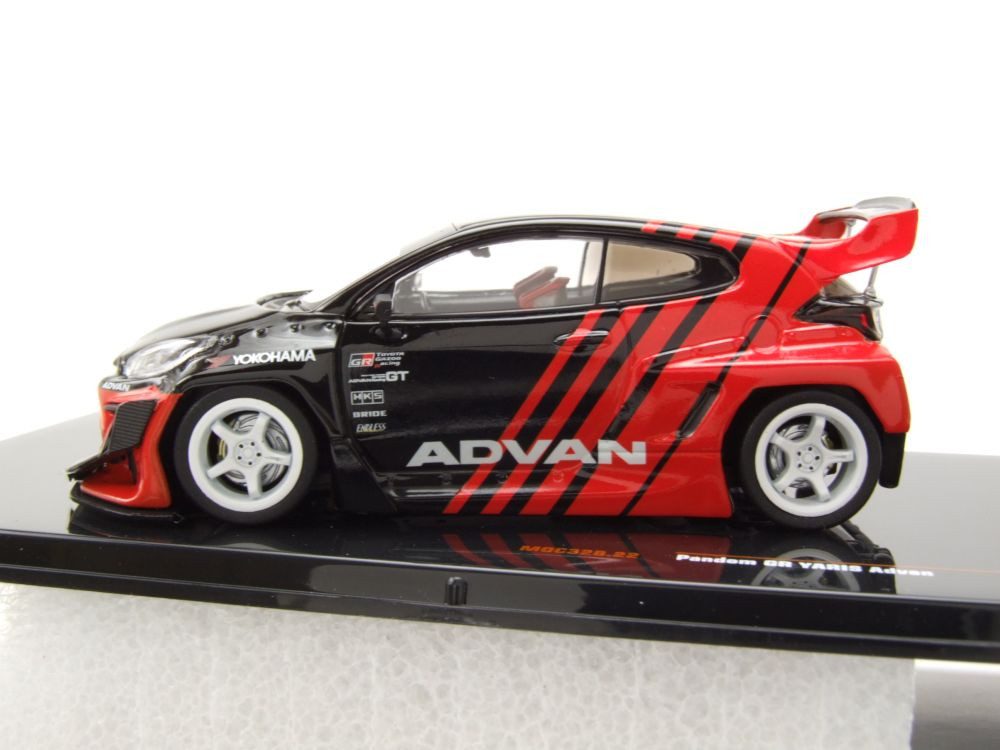 ixo Models Modellauto Toyota GR Yaris Pandem Advan schwarz rot, Maßstab 1:43