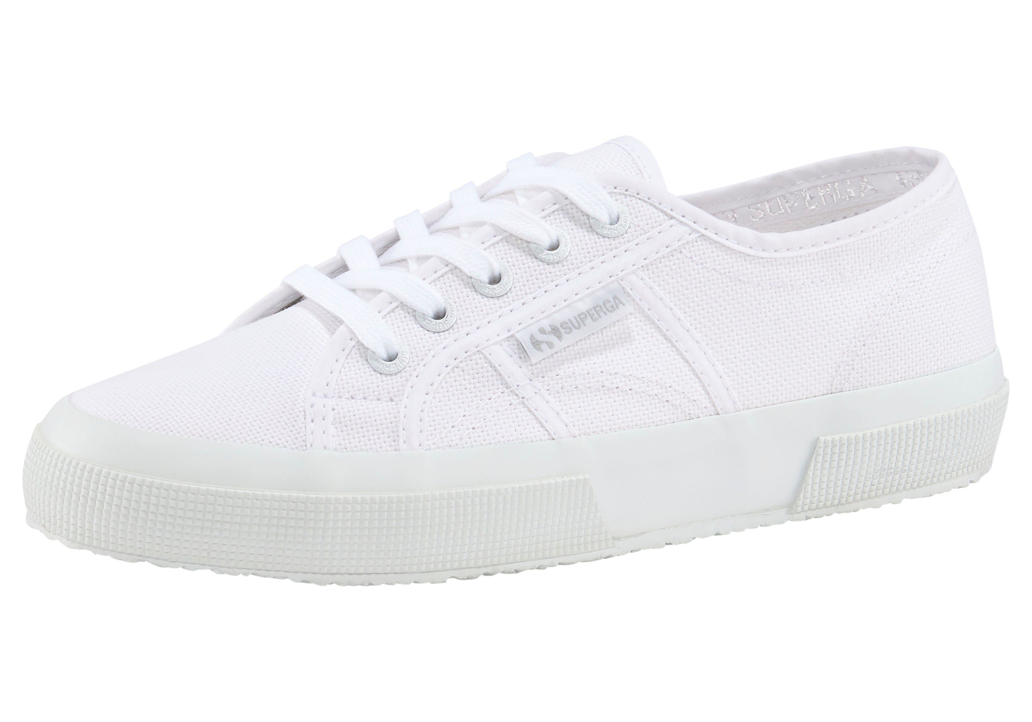 Canvas-Obermaterial reinweiß mit Cotu Superga klassischem Classic Sneaker