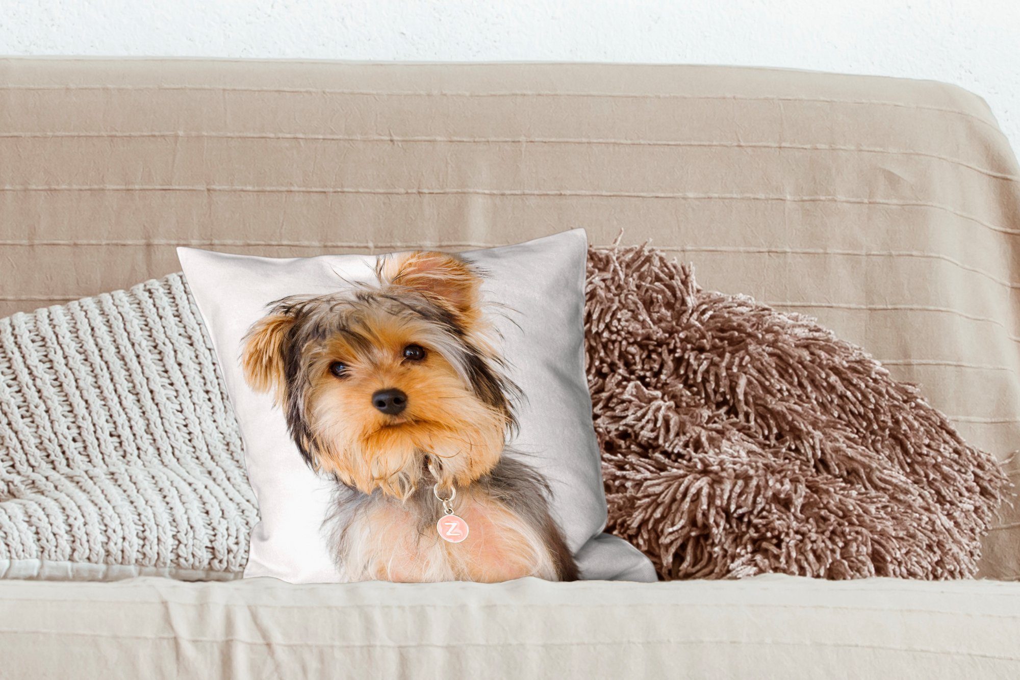 MuchoWow Dekokissen Porträt Schlafzimmer, Wohzimmer, Deko, mit Zierkissen Sofakissen Füllung Yorkshire-Terriers, eines für