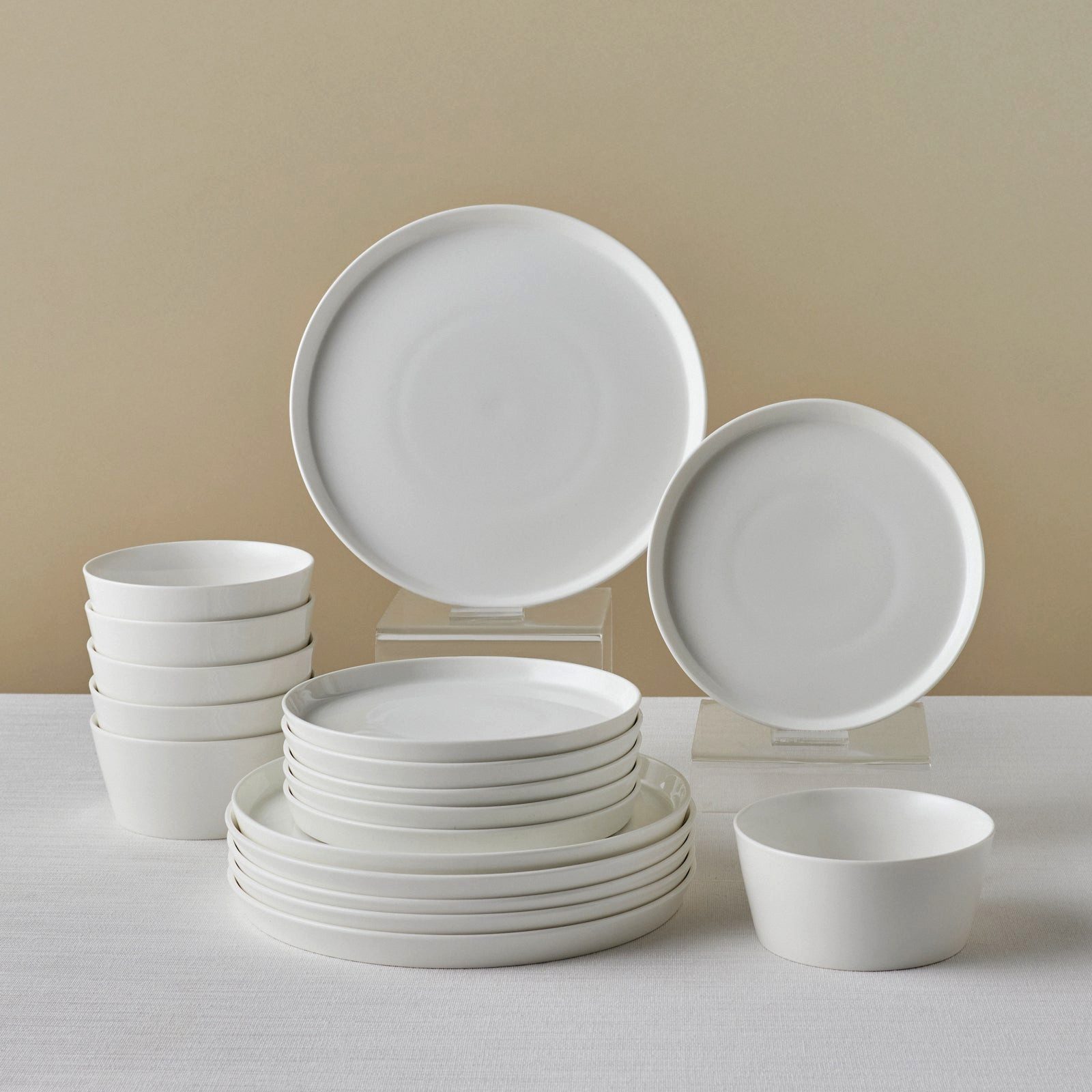 Karaca Geschirr-Set Salvare New Bone Geschirrset 6 Personen 18-teilig Rund (18-tlg), 6 Personen, Bone Porcelain