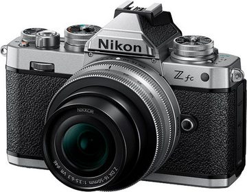 Nikon Z fc + 16-50 VR Systemkamera (NIKKOR Z DX 16–50 mm 1:3,5–6,3 VR Silver Edition, 20,9 MP, Bluetooth, WLAN)